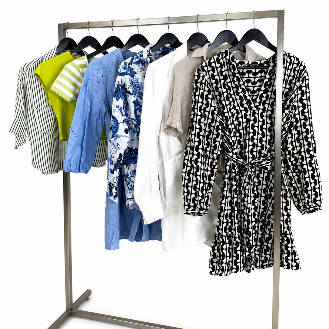Mix-zara-mango-vetements-ete-femme-vetements-tops-chemisiers-robes-jean-pantalons-shorts-jupes-pulls-sweats-blazers-coupe-ajustee-droite-large-oversize-regular-moderne-femme-ete-printemps-automne-hiver-vetement-vintage-grossiste-friperie-wholesaler-seconde-main-marque-occasion-textile-piece-80-90-2000-2010-Y2K-french-pick-reseller-revente-en-ligne