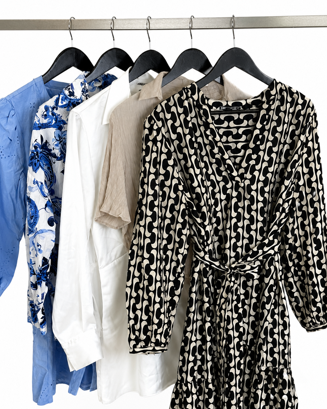 Mix-zara-mango-vetements-ete-femme-vetements-tops-chemisiers-robes-jean-pantalons-shorts-jupes-pulls-sweats-blazers-coupe-ajustee-droite-large-oversize-regular-moderne-femme-ete-printemps-automne-hiver-vetement-vintage-grossiste-friperie-wholesaler-seconde-main-marque-occasion-textile-piece-80-90-2000-2010-Y2K-french-pick-reseller-revente-en-ligne