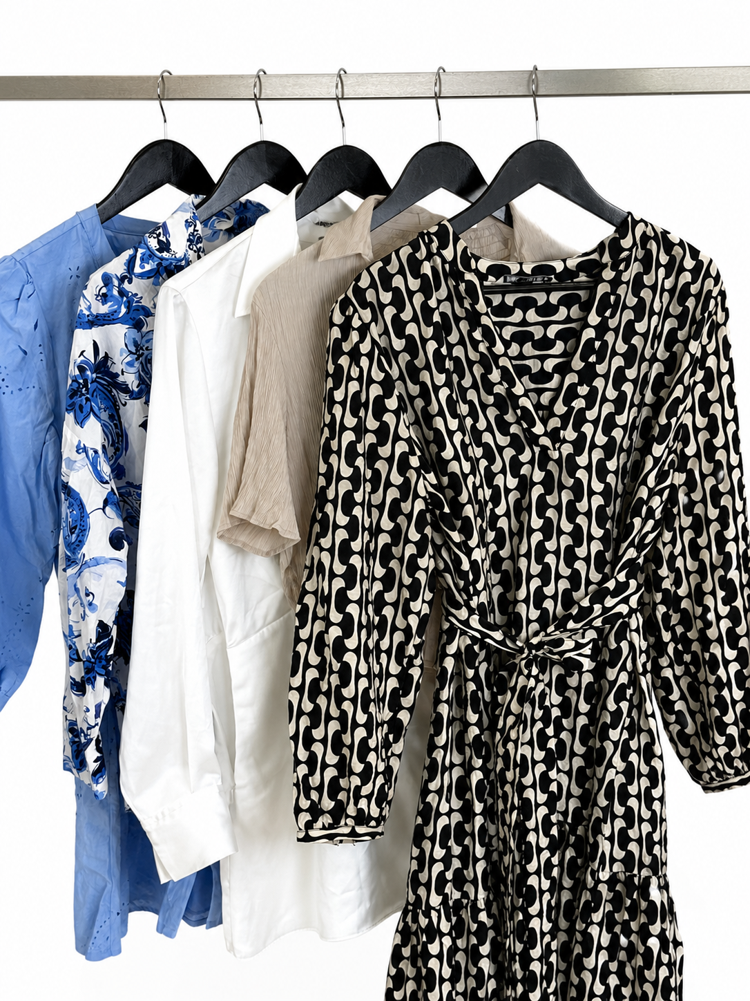 Mix-zara-mango-vetements-ete-femme-vetements-tops-chemisiers-robes-jean-pantalons-shorts-jupes-pulls-sweats-blazers-coupe-ajustee-droite-large-oversize-regular-moderne-femme-ete-printemps-automne-hiver-vetement-vintage-grossiste-friperie-wholesaler-seconde-main-marque-occasion-textile-piece-80-90-2000-2010-Y2K-french-pick-reseller-revente-en-ligne