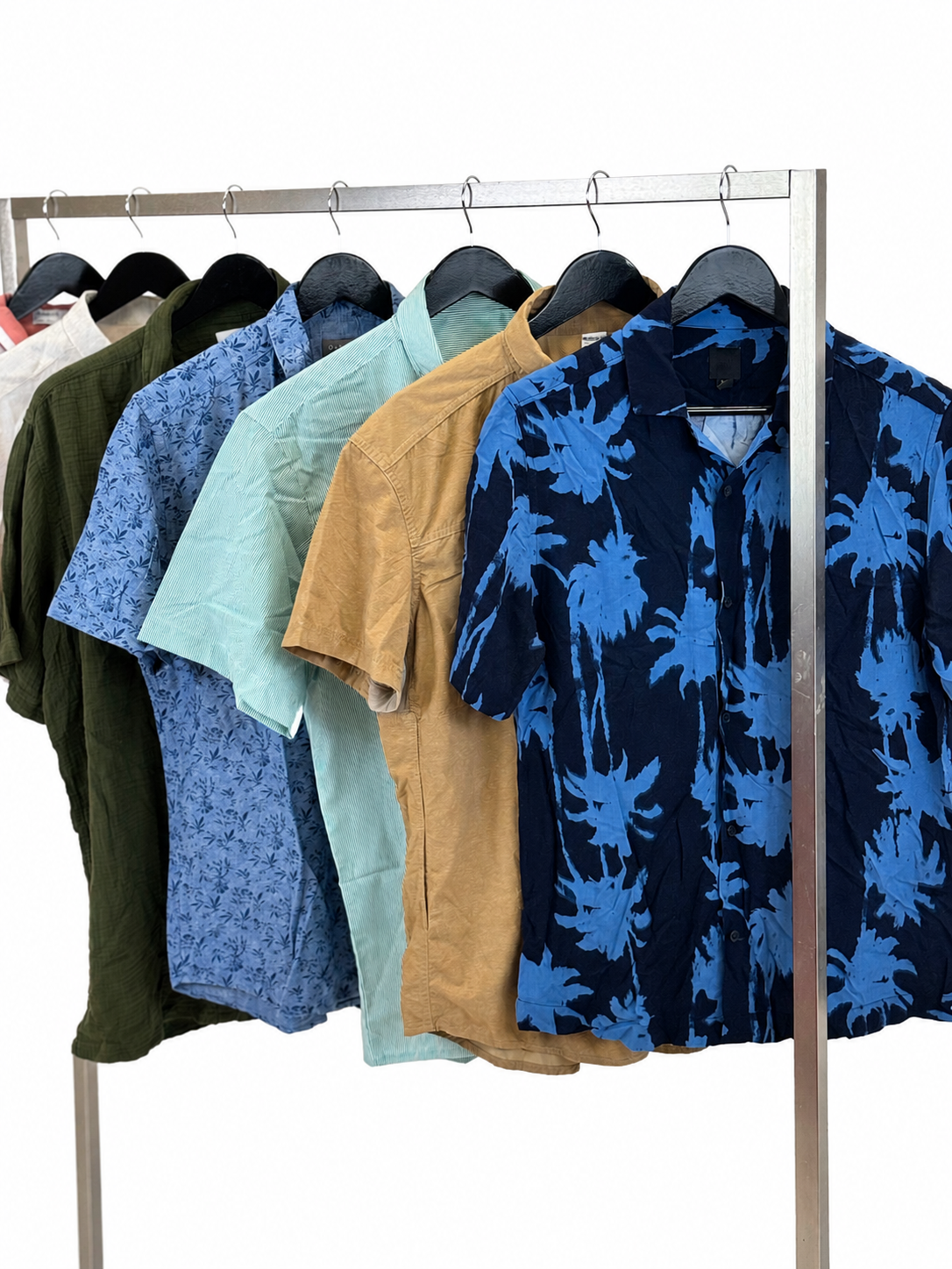 Mix-chemises-a-manches-courtes-col-motifs-rayes-carreaux-unies-couleurs-costume-moderne-homme-ete-hiver-vetement-vintage-grossiste-friperie-wholesaler-seconde-main-marque-occasion-revente-textile-piece-80-90-2000-2010-Y2K-french-pick-reseller-vinted