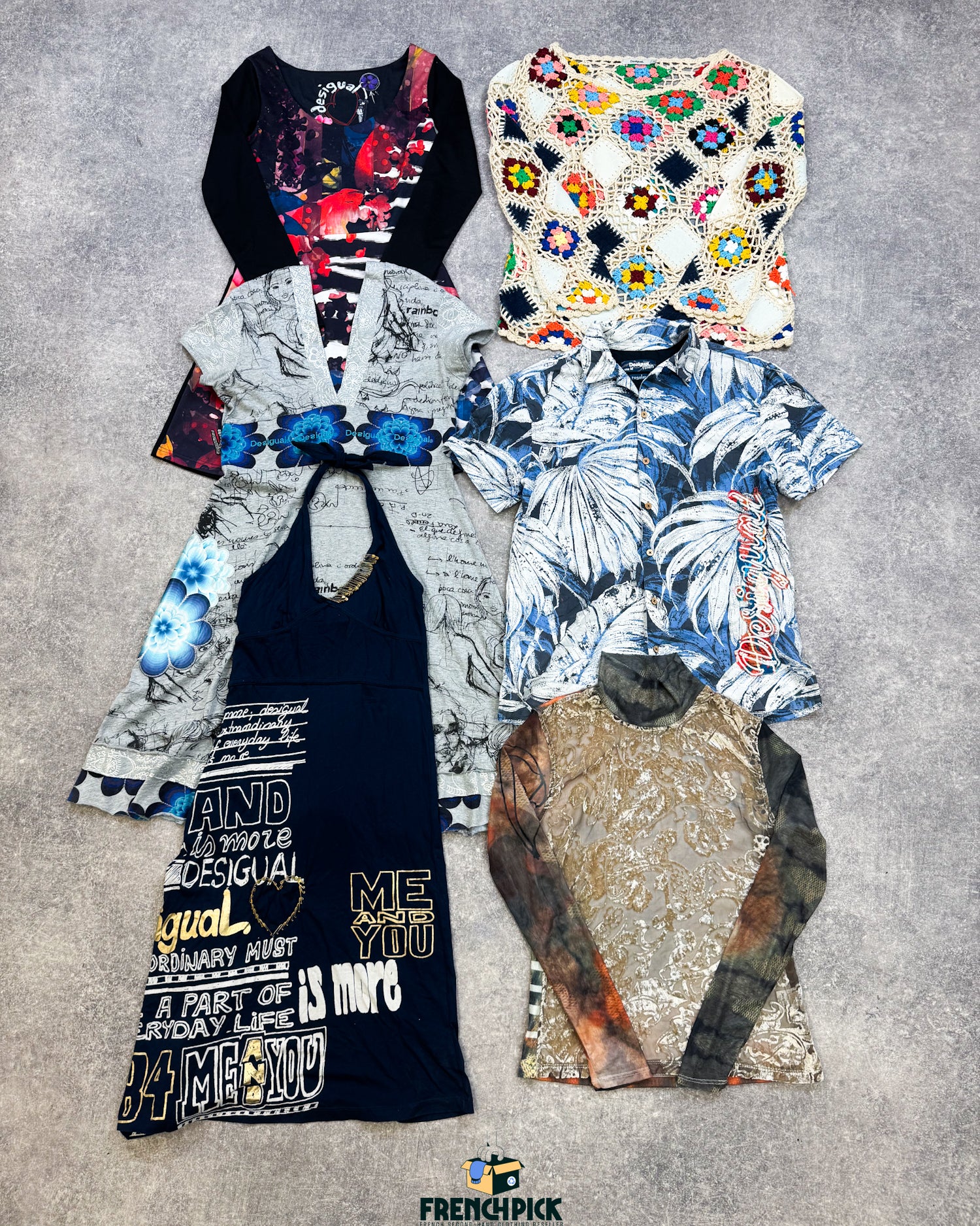 mix-desigual-marque-ete-hiver-vetements-sweat-manteau-pantalon-jean-chemise-pull-top-t-shirt-banane-sac-echarpe-femme-homme-moderne-vetement-grossiste-friperie-wholesaler-seconde-main-marque-occasion-textile-piece-80-90-2000-2010-french-pick