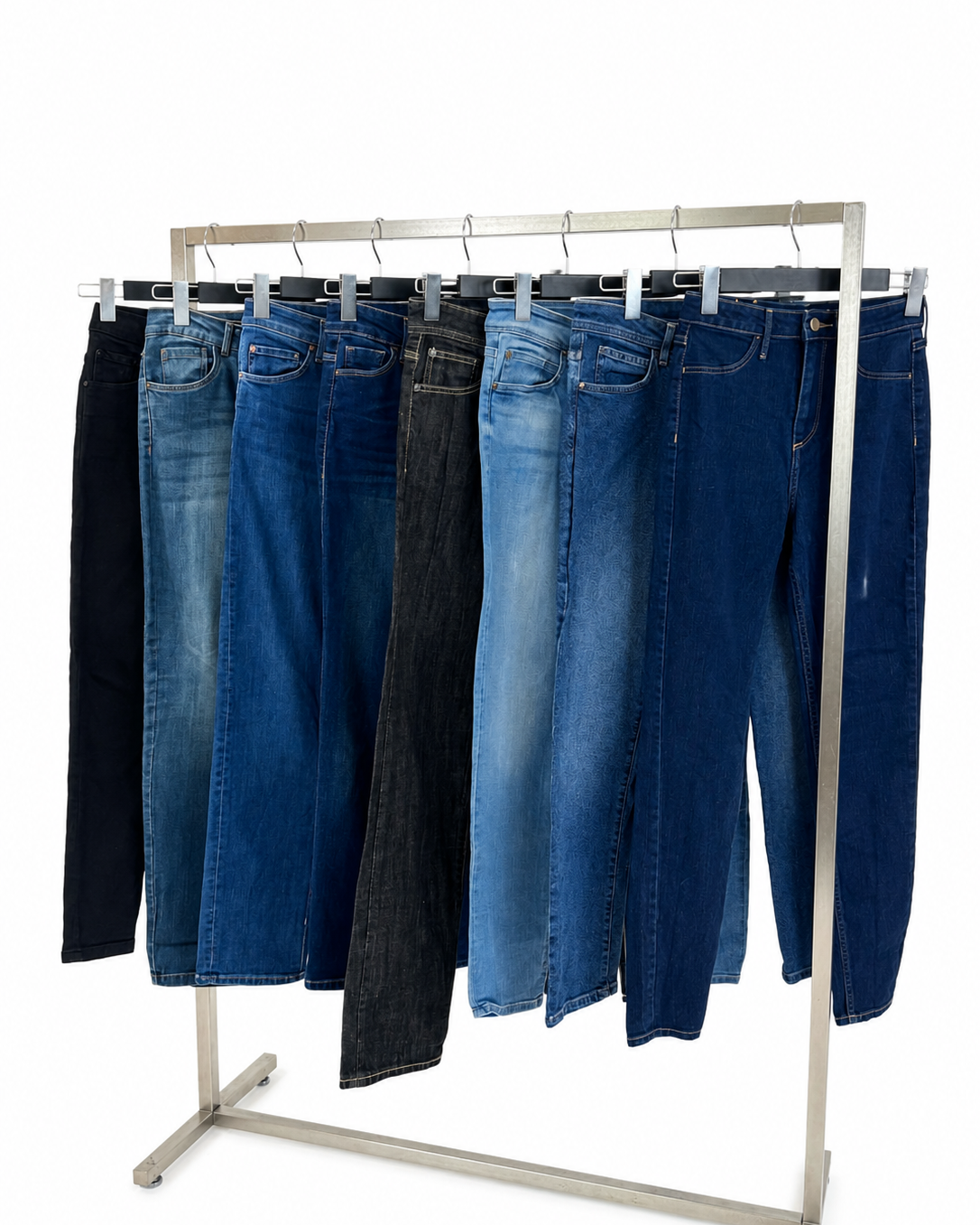 Mix-vetements-jean-jeans-coupe-slim-denim-bleu-moderne-femme-ete-hiver-vetement-vintage-grossiste-friperie-wholesaler-seconde-main-marque-occasion-revente-textile-piece-80-90-2000-2010-Y2K-french-pick-reseller-vinted