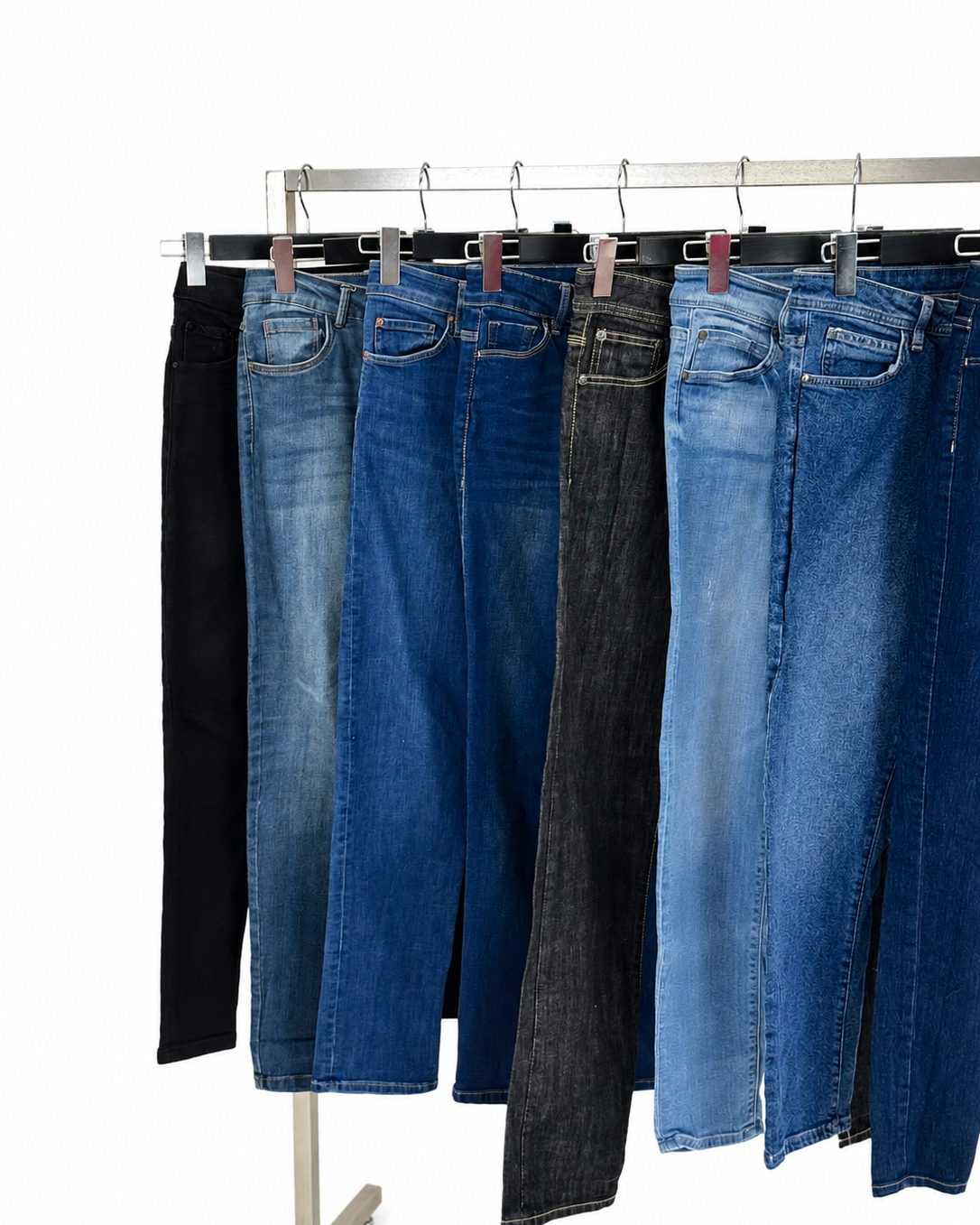 Mix-vetements-jean-jeans-coupe-slim-denim-bleu-moderne-femme-ete-hiver-vetement-vintage-grossiste-friperie-wholesaler-seconde-main-marque-occasion-revente-textile-piece-80-90-2000-2010-Y2K-french-pick-reseller-vinted