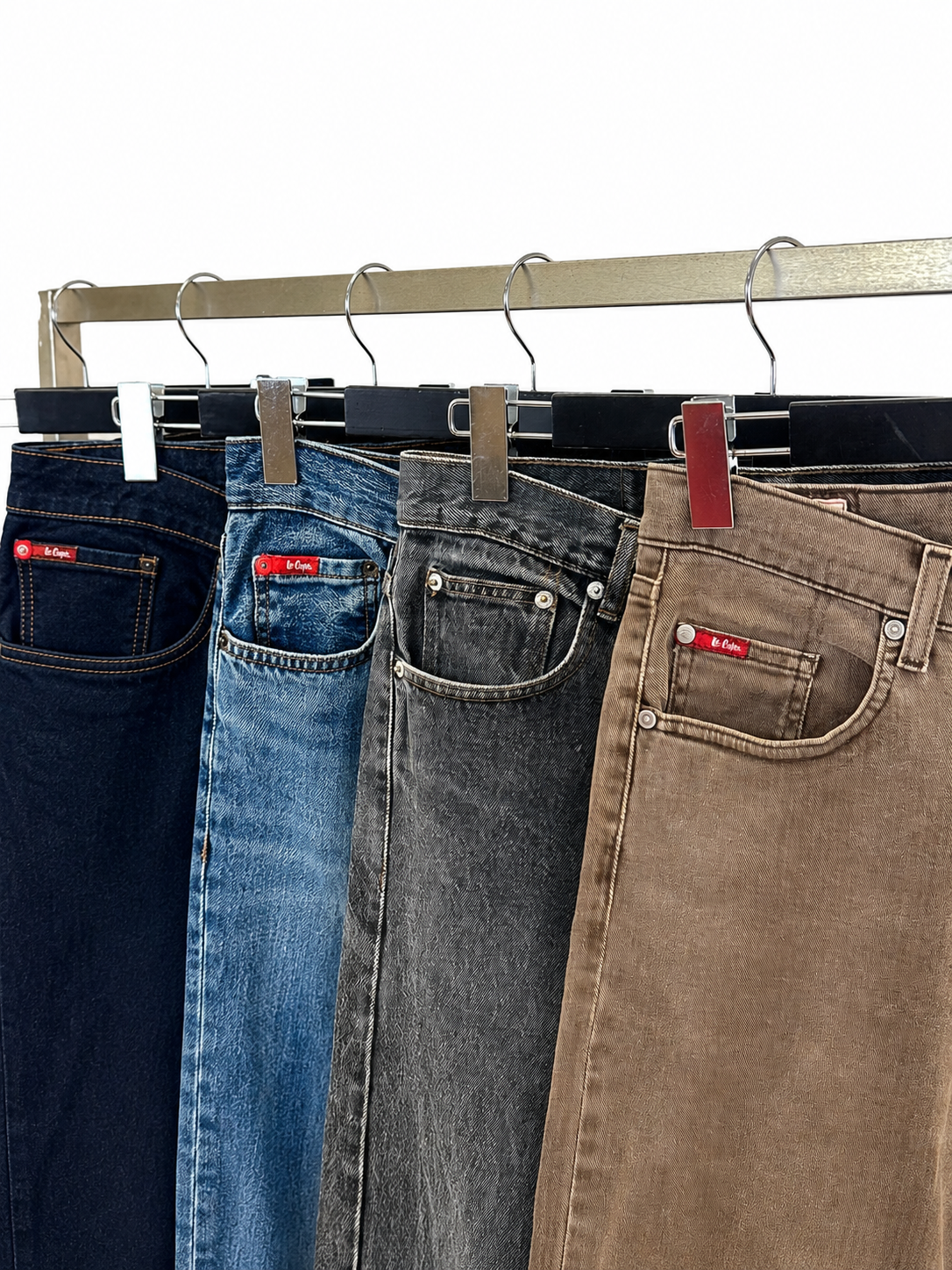 Mix-vetements-jean-jeans-denim-bleu-moderne-homme-ete-hiver-vetement-vintage-grossiste-friperie-wholesaler-seconde-main-marque-occasion-revente-textile-piece-80-90-2000-2010-Y2K-french-pick-reseller-vinted