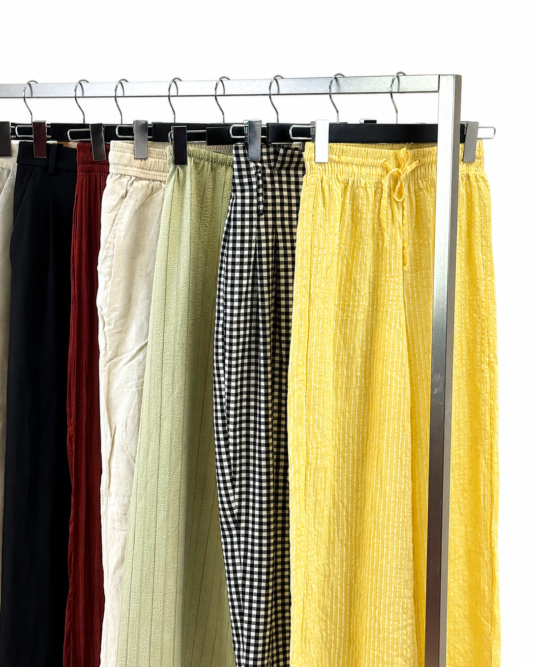 Mix-vetements-pantalons-coupe-droite-large-oversize-ample-moderne-femme-ete-hiver-vetement-vintage-grossiste-friperie-wholesaler-seconde-main-marque-occasion-revente-textile-piece-80-90-2000-2010-Y2K-french-pick-reseller-vinted