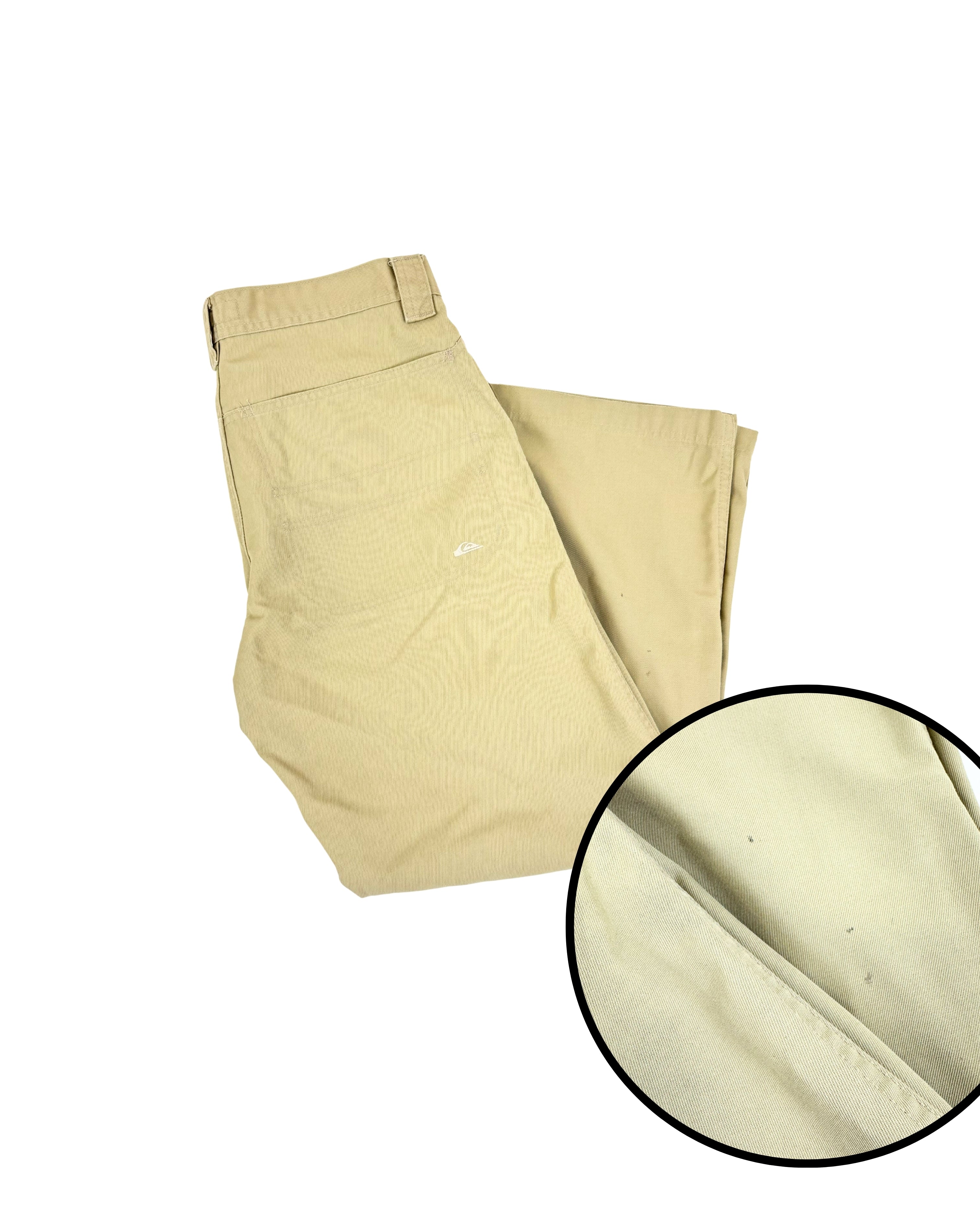 grade-b-vetements-pantalon-cargo-chino-costume-velours-cotele-brand-hiver-printemps-automne-vintage-homme-vintage-80-90-vetement-grossiste-friperie-wholesaler-seconde-main-marque-occasion-textile-piece-80-90-2000-2010-french-pick-reseller-vinted-brand