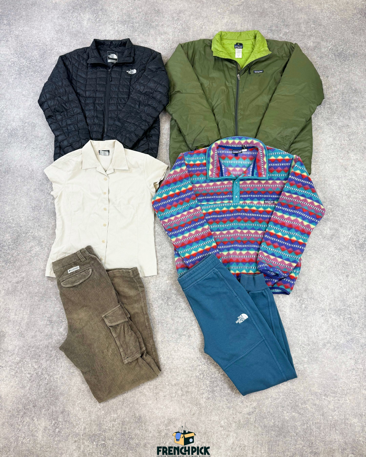 mix-patagonia-the-north-face-columbia-technique-outdoor-marque-ete-hiver-vetements-sweat-manteau-pantalon-jean-chemise-pull-top-t-shirt-banane-sac-echarpe-femme-homme-moderne-vetement-grossiste-friperie-wholesaler-seconde-main-marque-occasion-textile-piece-80-90-2000-2010-french-pick