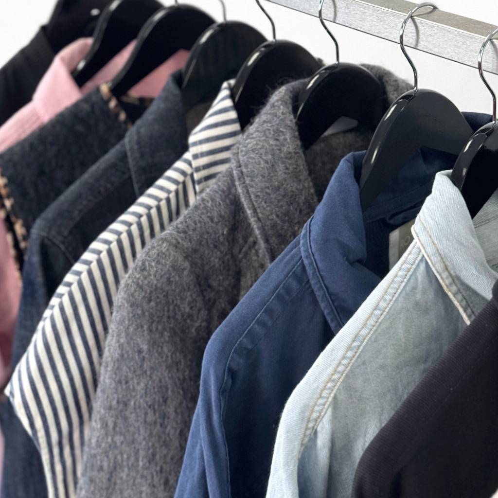 Mix-vestes-vetements-veste-coton-jean-velours-tweed-coupe-slim-droite-large-regular-ski-pluie-moderne-femme-ete-printemps-automne-hiver-vetement-vintage-grossiste-friperie-wholesaler-seconde-main-marque-occasion-textile-piece-80-90-2000-2010-Y2K-french-pick