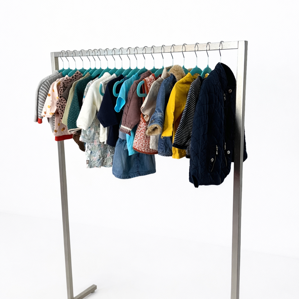 Mix-vetements-bebe-enfant-0-3-ans-jean-tee-shirt-robe-jupe-pantalon-pull-gilet-manteau-veste-bodie-short-moderne-fille-garcon-ete-printemps-automne-hiver-vetement-vintage-grossiste-friperie-wholesaler-seconde-main-marque-occasion-textile-piece-80-90-2000-2010-Y2K-french-pick
