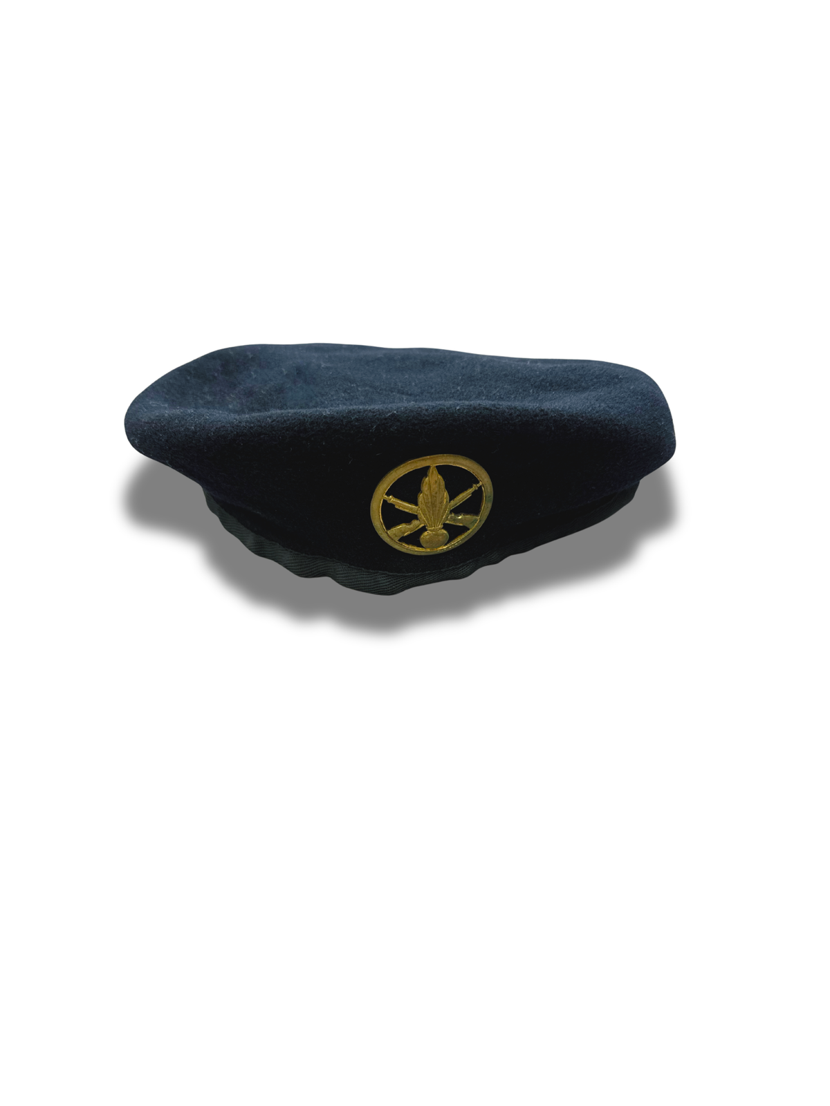 officier-cap-chapeau-homme-femme-vintage-moderne-vetements-vintage-moderne-grossiste-friperie-fripe-wholesaler-seconde-main-marque-occasion-textile-piece-annees-80-90-2000-2010-french-pick-reseller-vinted-reseller-vinted-vente-en-ligne