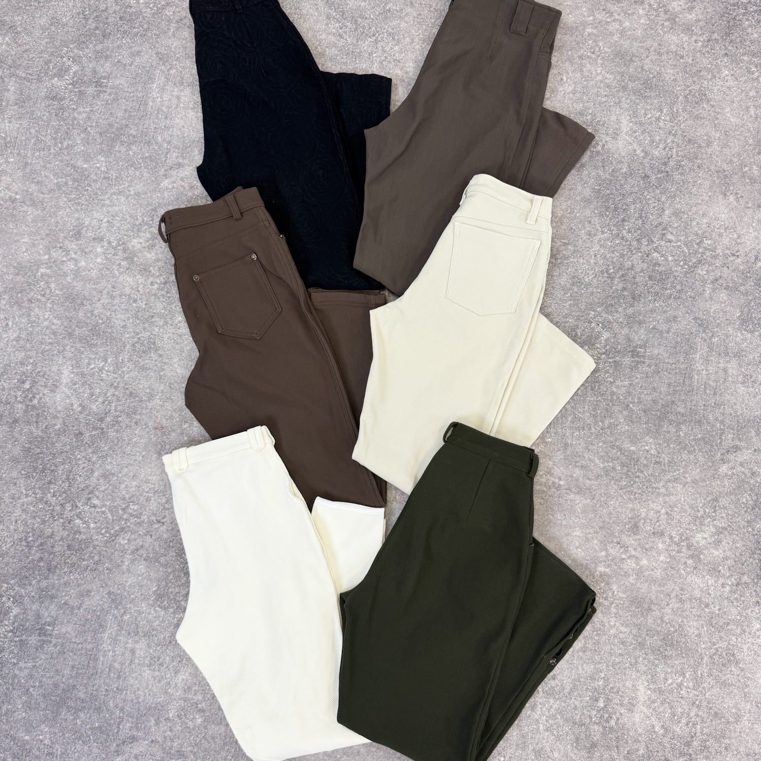 Pantalon-fusele-femme-vintage-vetement-grossiste-friperie-wholesaler-seconde-main-marque-occasion-textile-piece-annees-80-90-2000-2010-french-pick
