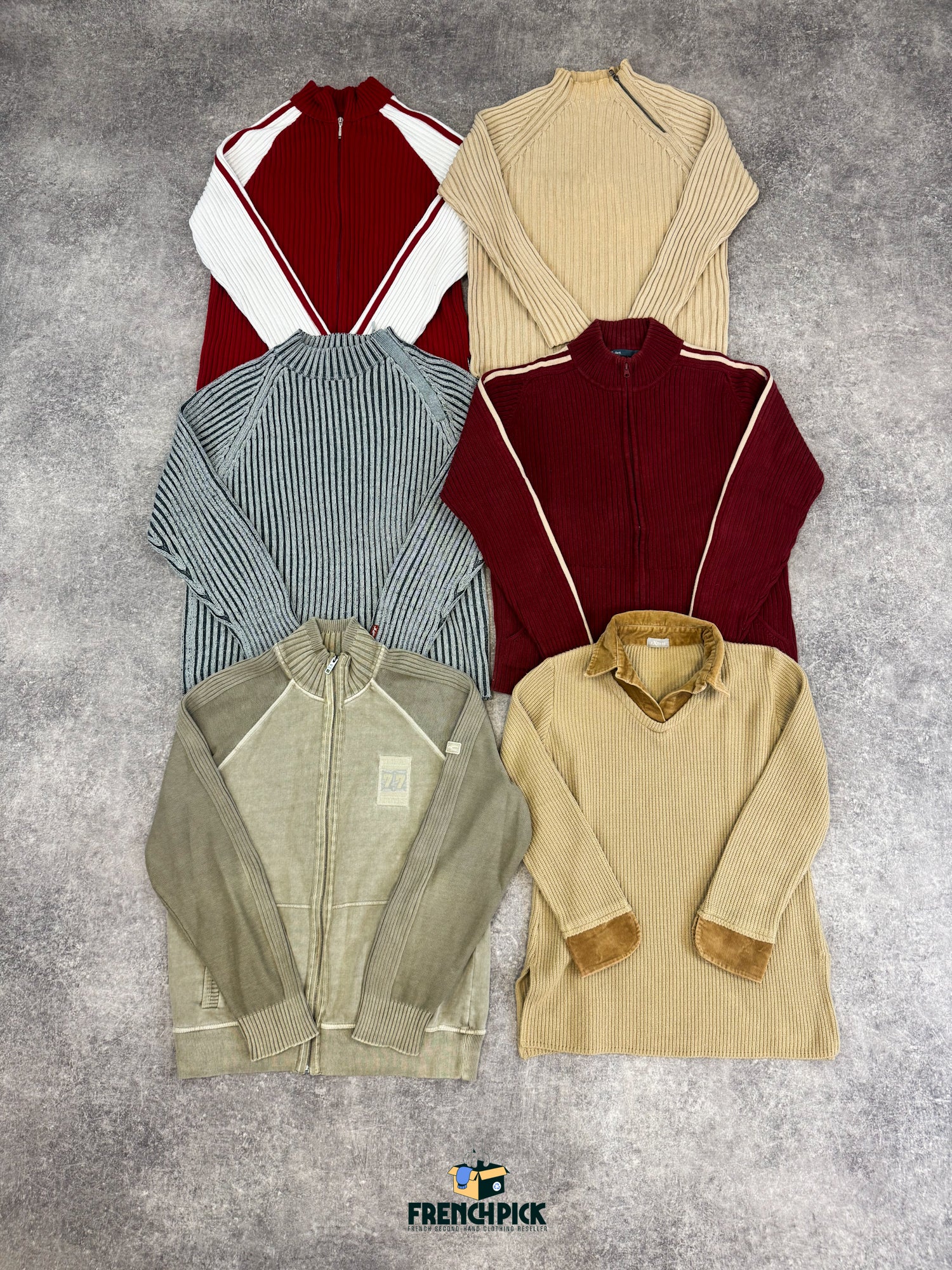 pull-Y2K-laine-annees-2000-homme-vintage-vetement-grossiste-friperie-wholesaler-seconde-main-marque-occasion-textile-piece-80-90-2000-2010-french-pick