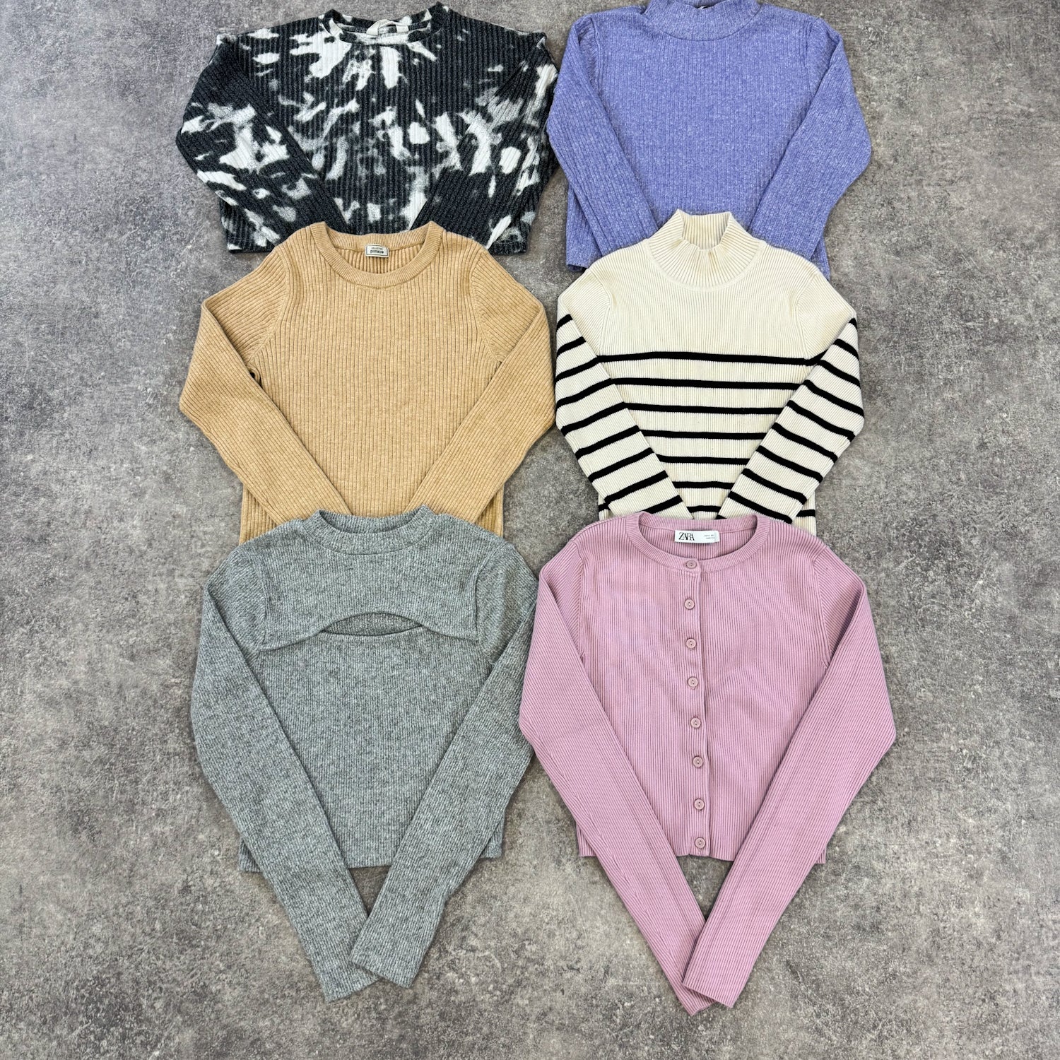 pull-leger-cotele-femme-moderne-vetement-grossiste-friperie-wholesaler-seconde-main-marque-occasion-textile-piece-80-90-2000-2010-french-pick