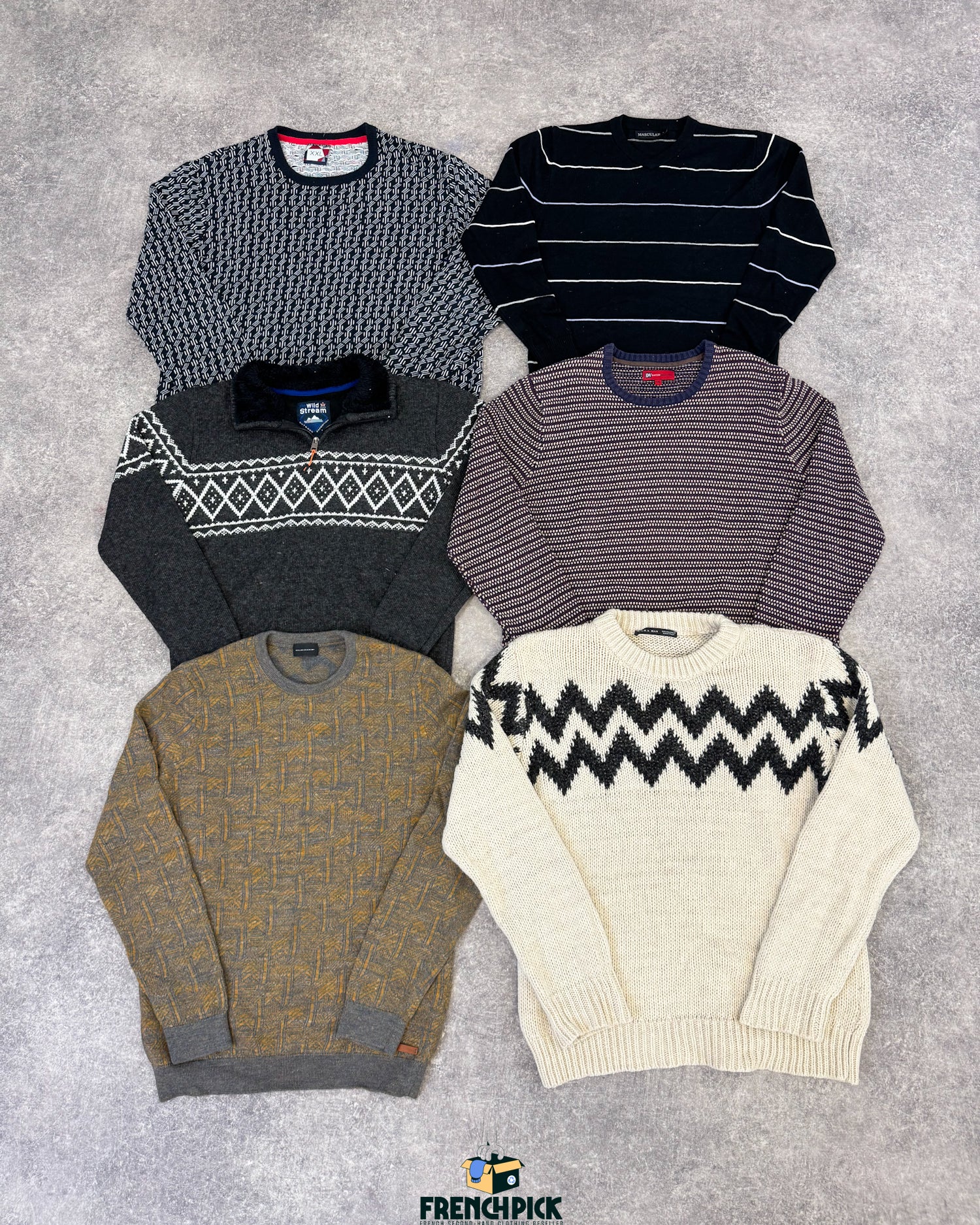 pull-motifs-laine-homme-moderne-vintage-vetement-grossiste-friperie-wholesaler-seconde-main-marque-occasion-textile-piece-80-90-2000-2010-french-pick