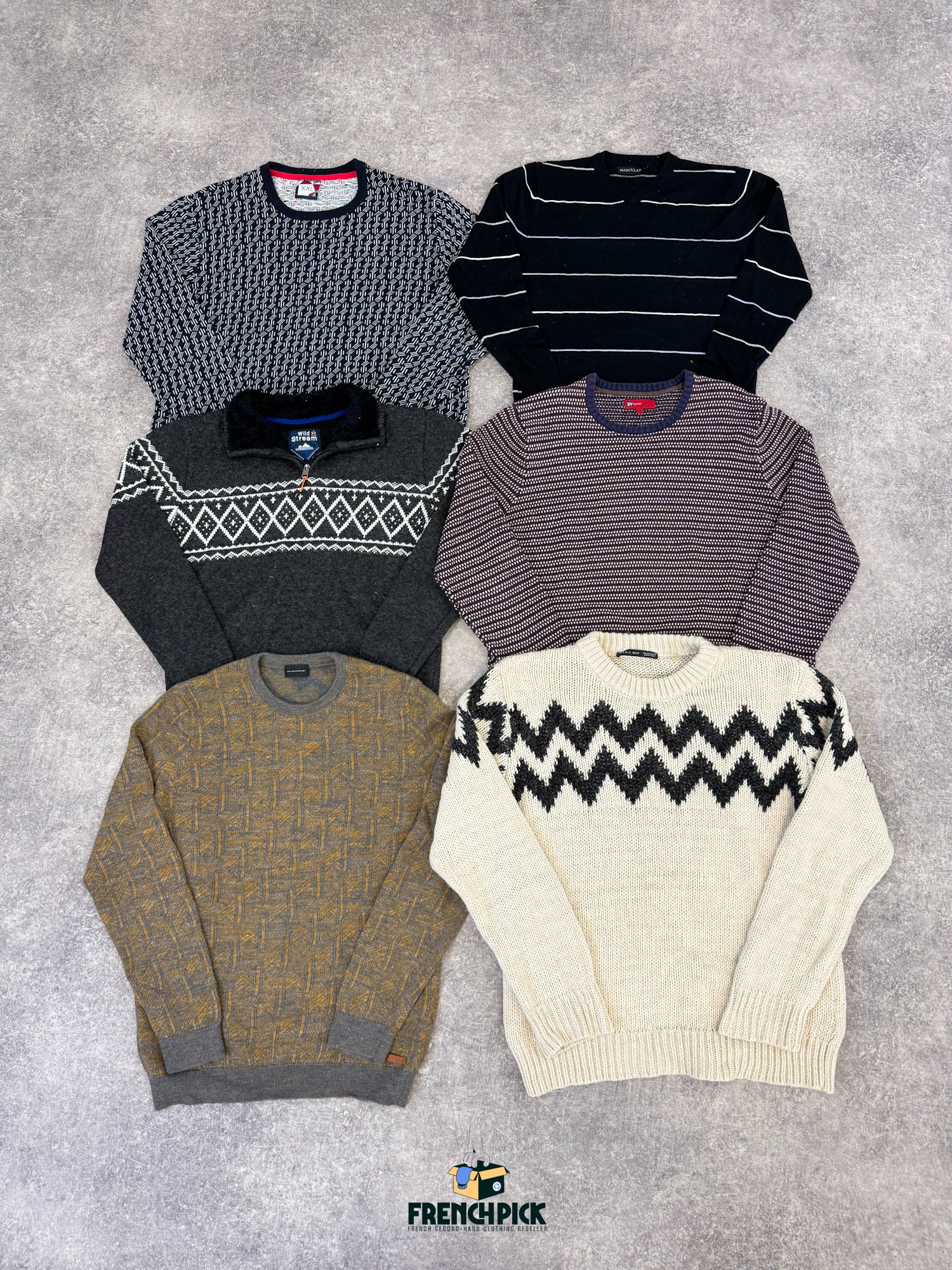 pull-motifs-laine-homme-moderne-vintage-vetement-grossiste-friperie-wholesaler-seconde-main-marque-occasion-textile-piece-80-90-2000-2010-french-pick