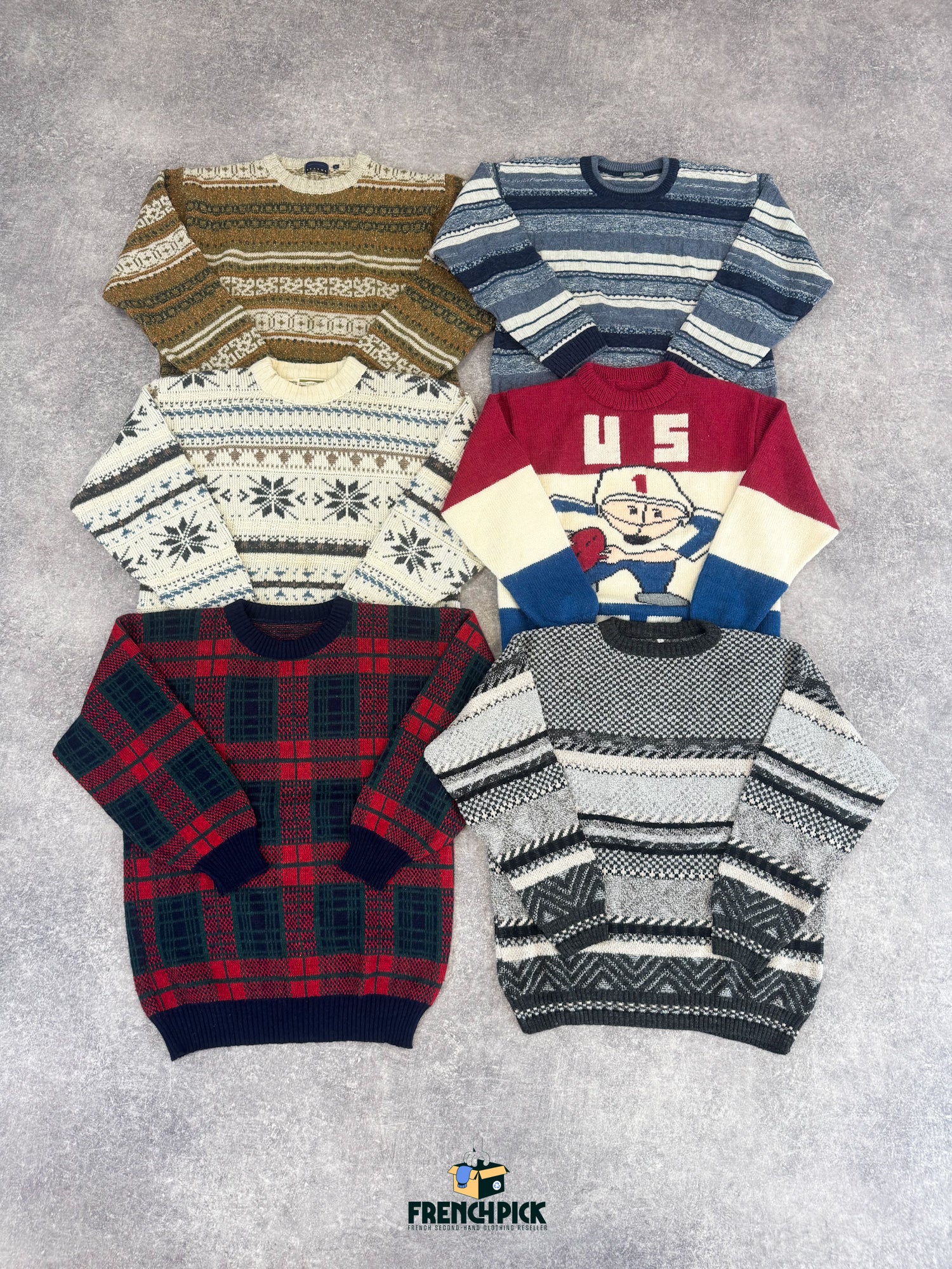 pull-motifs-laine-homme-moderne-vintage-vetement-grossiste-friperie-wholesaler-seconde-main-marque-occasion-textile-piece-80-90-2000-2010-french-pick