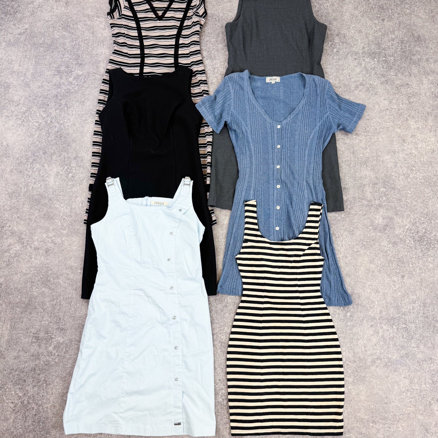 robe-vintage-annees-90-femme-unie-a-motifs-ete-hiver-vetement-grossiste-friperie-wholesaler-seconde-main-marque-occasion-textile-piece-80-90-2000-2010-french-pick