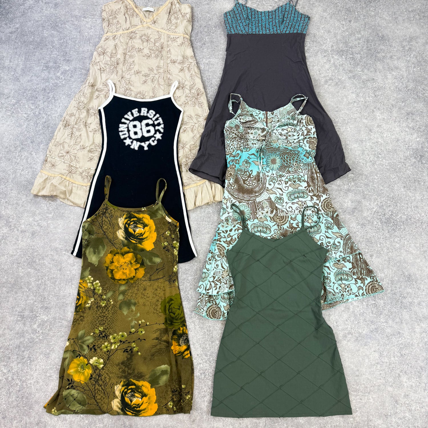 robe-vintage-a-bretelles-femme-unie-a-motifs-ete-hiver-vetement-grossiste-friperie-wholesaler-seconde-main-marque-occasion-textile-piece-80-90-2000-2010-french-pick