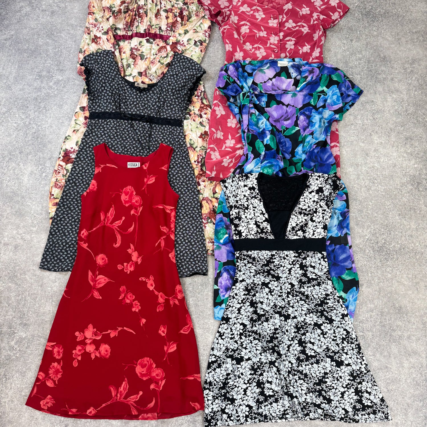 robe-vintage-fleurs-fleurie-femme-unie-a-motifs-ete-hiver-vetement-grossiste-friperie-wholesaler-seconde-main-marque-occasion-textile-piece-80-90-2000-2010-Y2K-french-pick