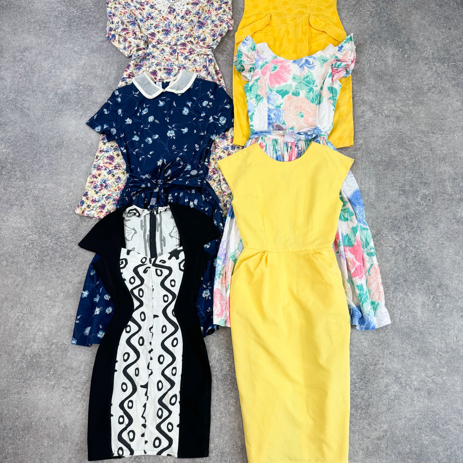 robe-retro-annees-70-vintage-femme-unie-a-motifs-ete-hiver-vetement-grossiste-friperie-wholesaler-seconde-main-marque-occasion-textile-piece-80-90-2000-2010-Y2K-french-pick