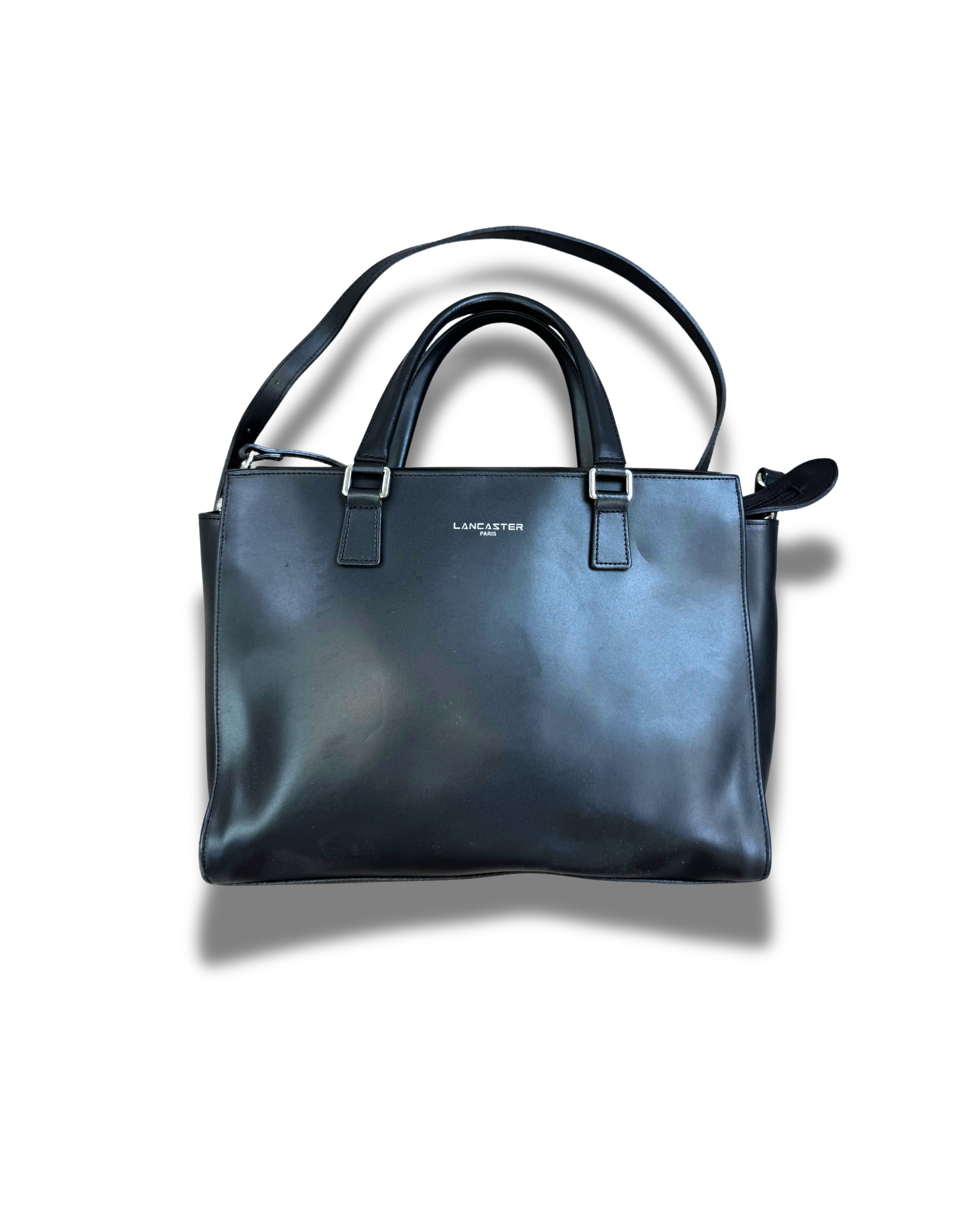sac-a-main-cuir-marque-brand-maroquinerie-lancaster-paul-marius-mac-douglas-tommy-hilfiger-femme-vintage-moderne-vetements-vintage-moderne-grossiste-friperie-fripe-wholesaler-seconde-main-marque-occasion-textile-piece-annees-80-90-2000-2010-french-pick-reseller-vinted-reseller-vinted-vente-en-ligne