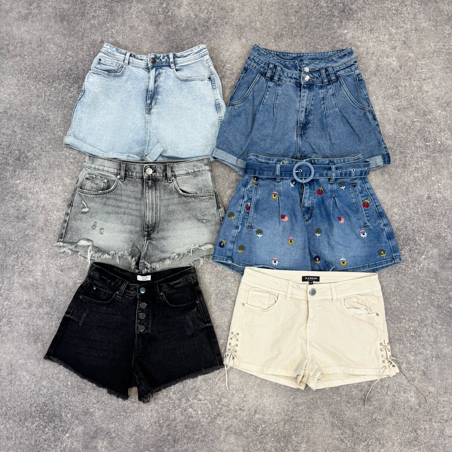 short-en-jean-femme-marque-moderne-vintage-vetement-grossiste-friperie-wholesaler-seconde-main-occasion-textile-piece-80-90-2000-2010