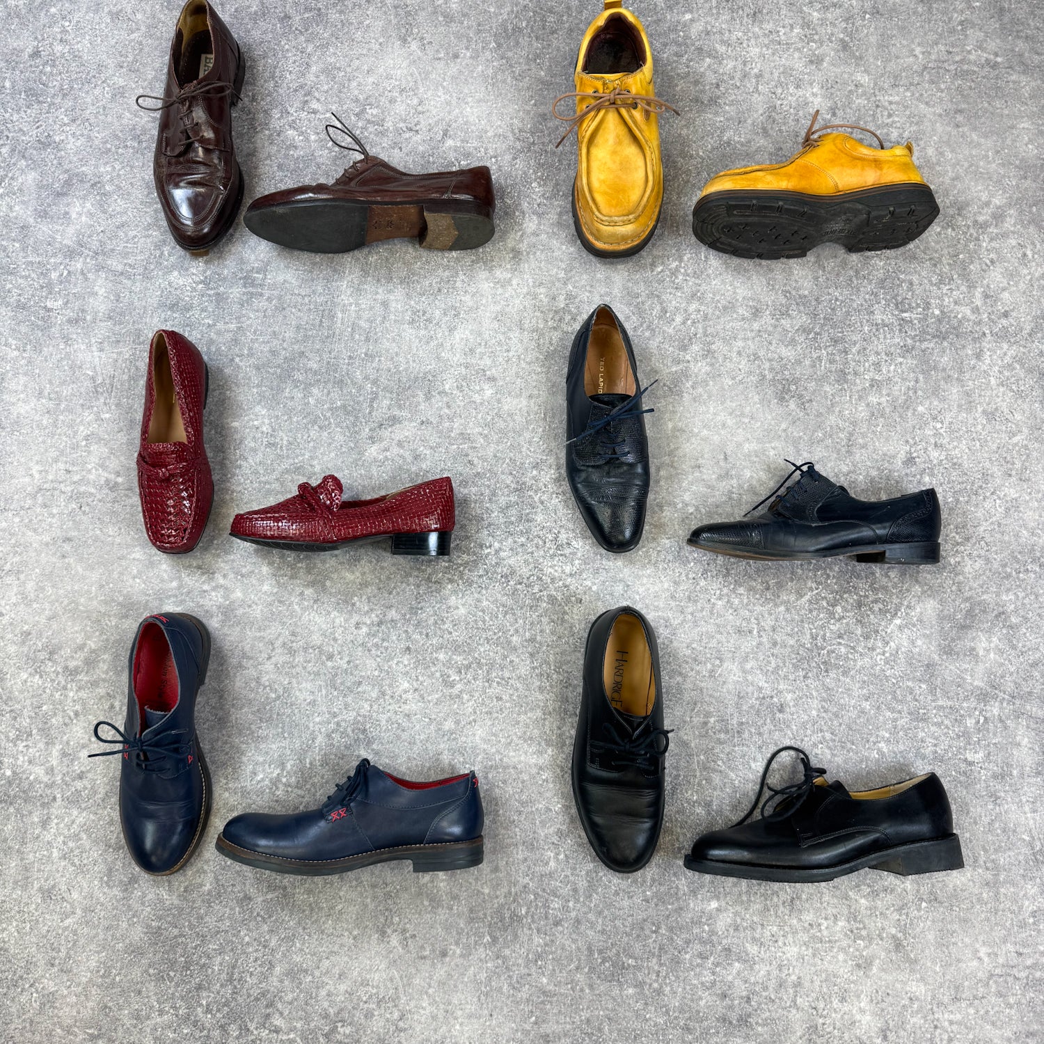 chaussures-a-talons-escarpins-compenses-toile-cuir-soiree-ballerines-femme-moderne-vetement-grossiste-friperie-wholesaler-seconde-main-marque-occasion-textile-piece-80-90-2000-2010-french-pick