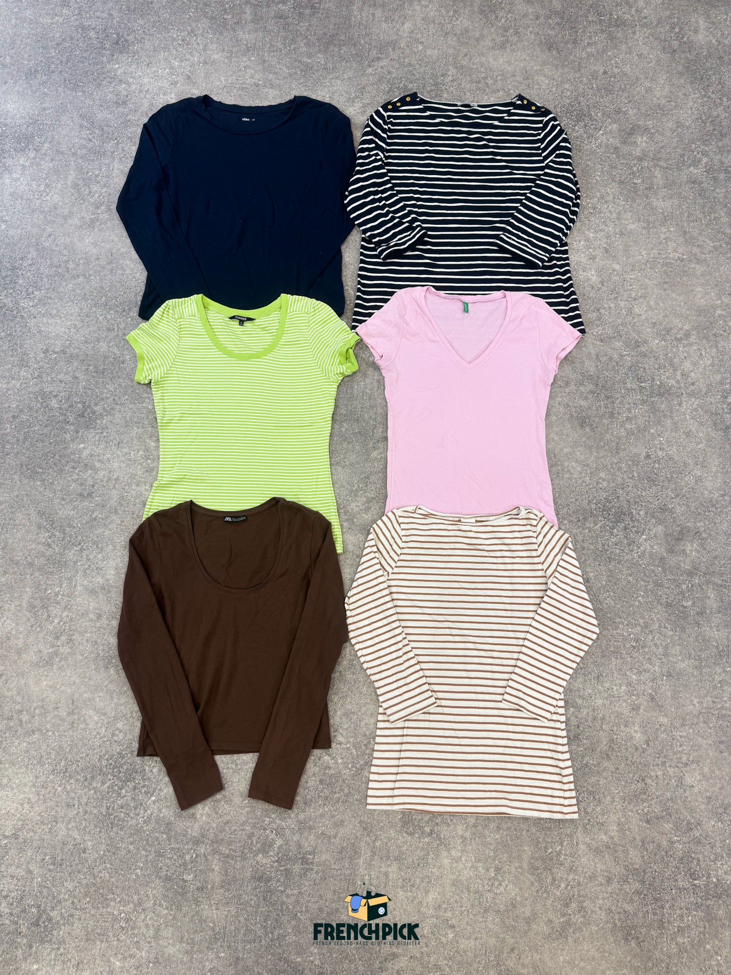 top-t-shirt-femme-moderne-vetement-grossiste-friperie-wholesaler-seconde-main-marque-occasion-textile-piece-80-90-2000-2010-french-pick