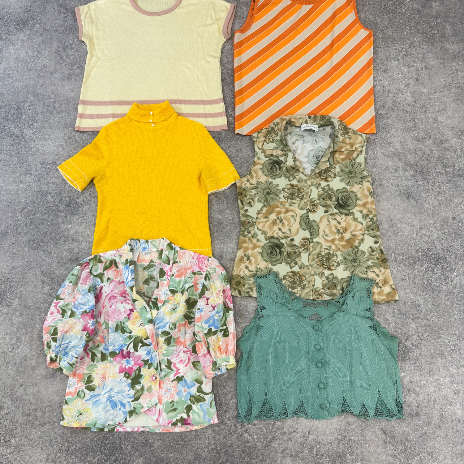 top-retro-annees-50-60-70-femme-vintage-vetement-grossiste-friperie-wholesaler-seconde-main-marque-occasion-textile-piece-annees-80-90-2000-2010-french-pick