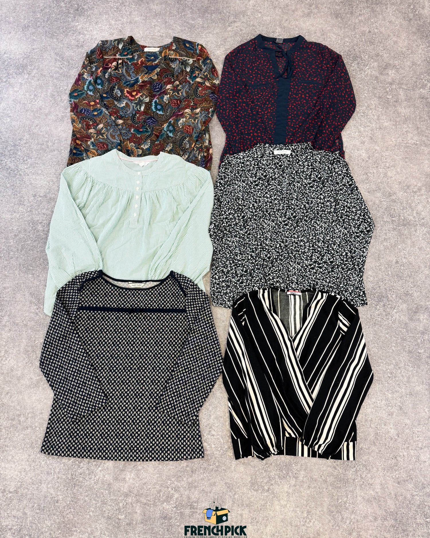 top-t-shirt-motifs-femme-moderne-vetement-grossiste-friperie-wholesaler-seconde-main-marque-occasion-textile-piece-80-90-2000-2010-french-pick