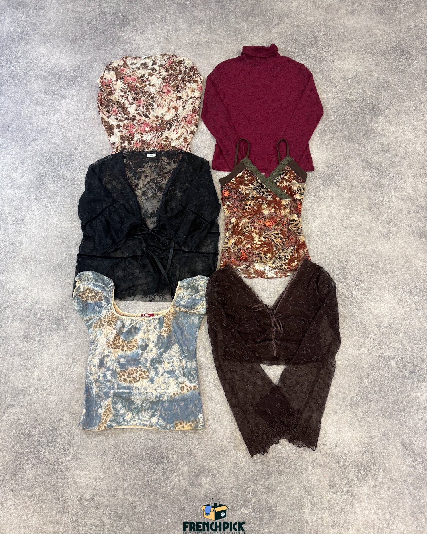 top-en-dentelle-femme-vintage-vetement-grossiste-friperie-wholesaler-seconde-main-marque-occasion-textile-piece-annees-80-90-2000-2010-french-pick