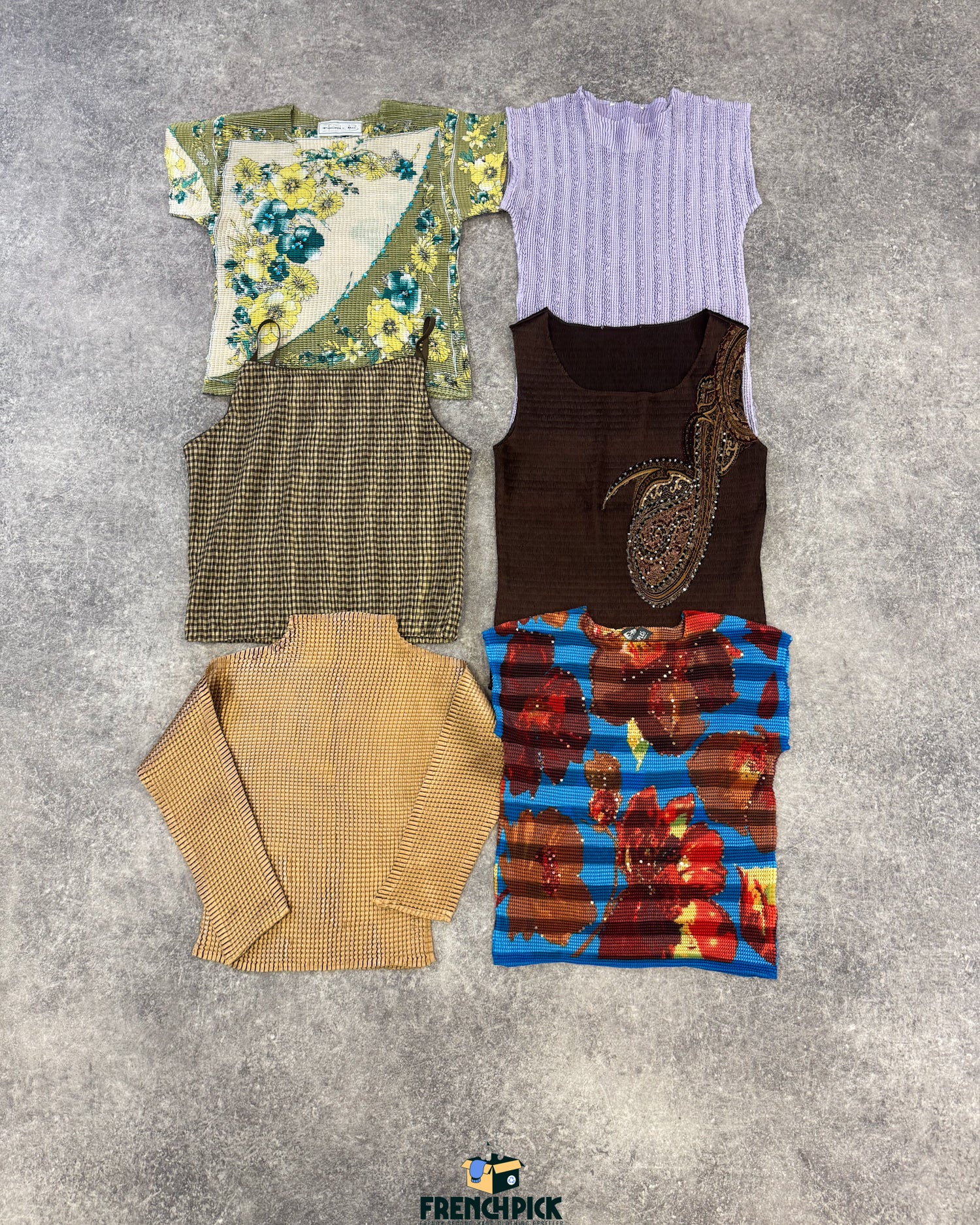 top-pop-corn-relief-Y2K-annees-2000-femme-vintage-vetement-grossiste-friperie-wholesaler-seconde-main-marque-occasion-textile-piece-annees-80-90-2000-2010-french-pick