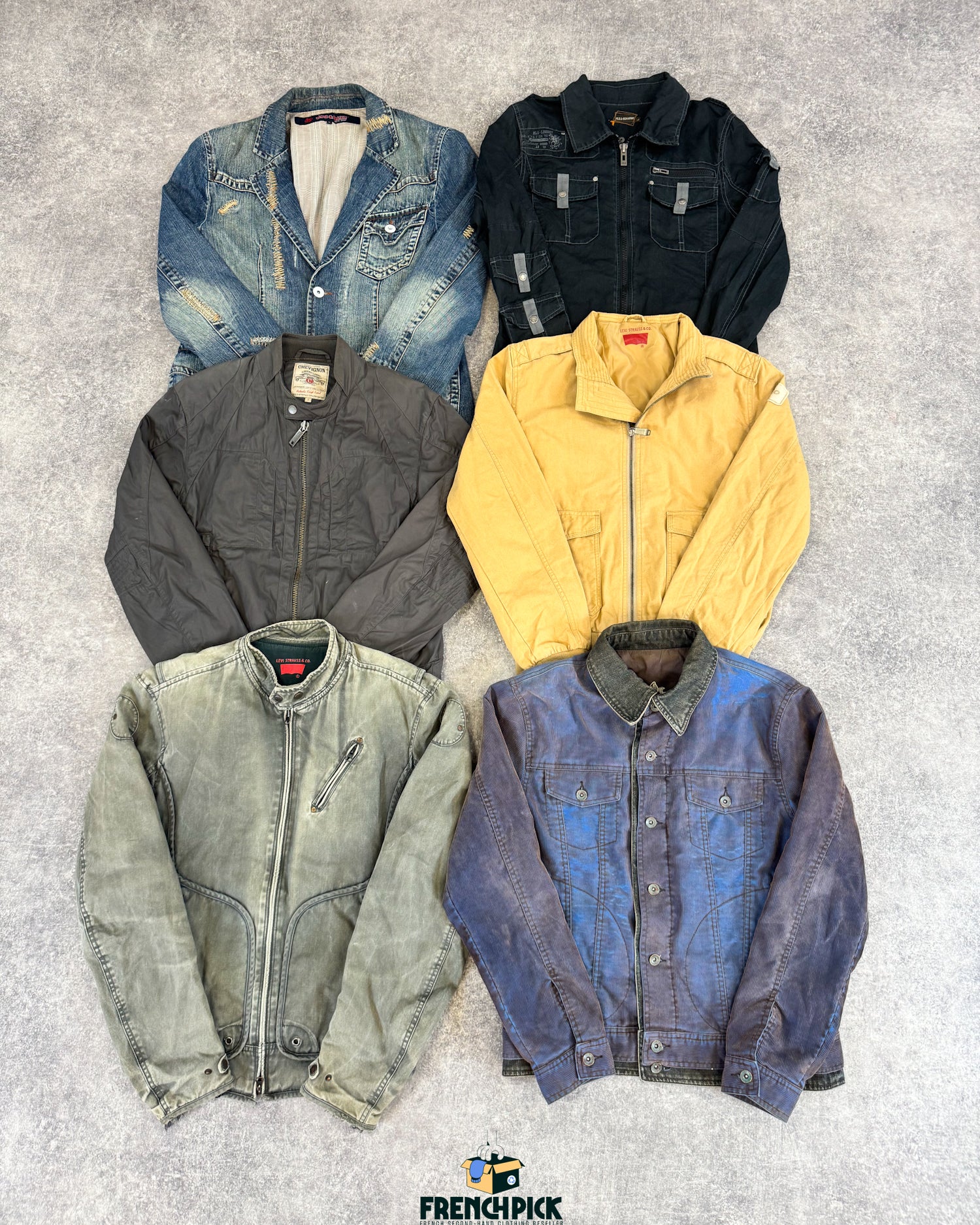veste-Y2K-annees-2000-homme-vintage-vetement-grossiste-friperie-wholesaler-seconde-main-marque-occasion-textile-piece-annees-80-90-2000-2010-french-pick