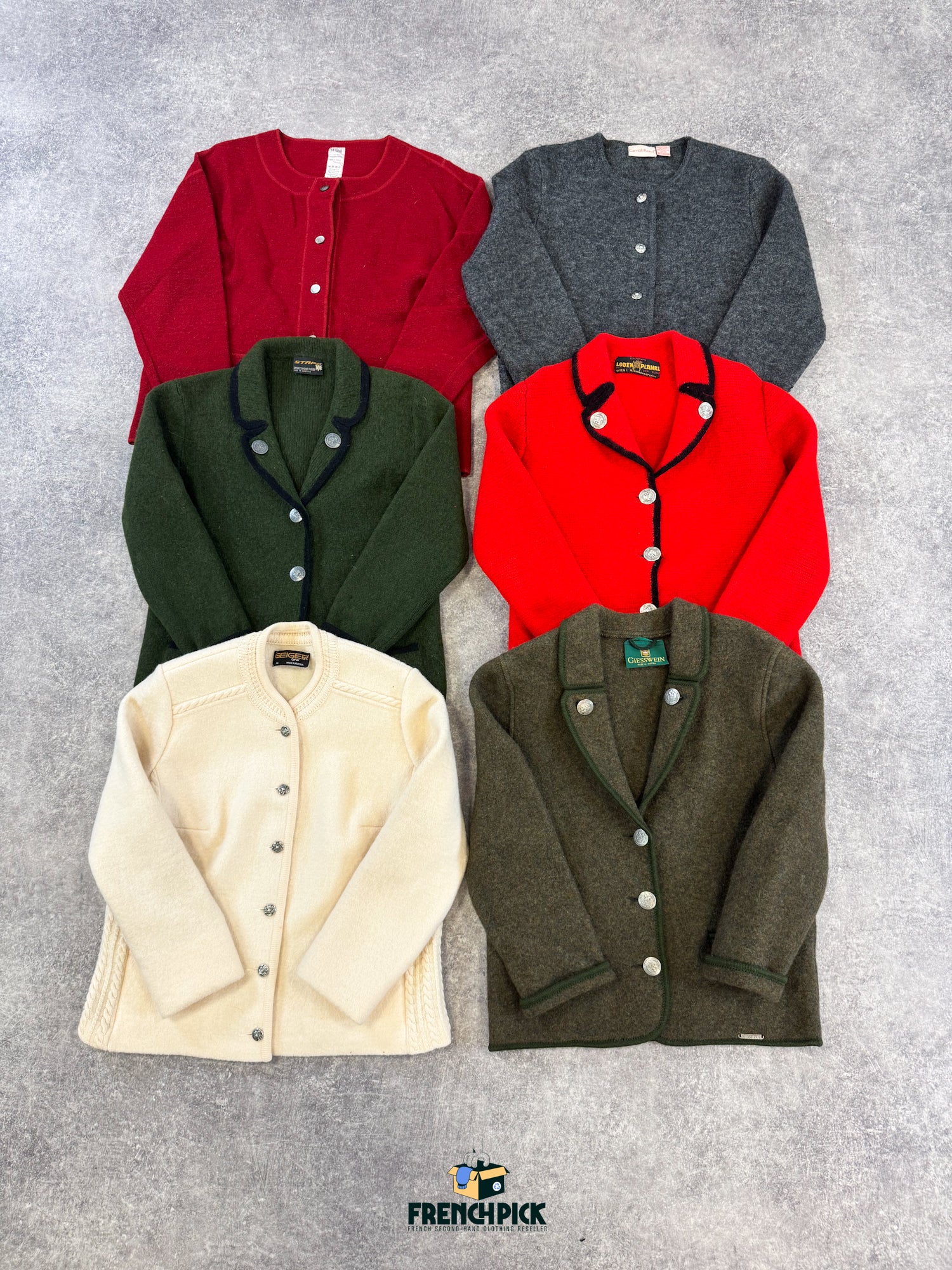 veste-autrichienne-laine-hiver-femme-vintage-vetement-grossiste-friperie-wholesaler-seconde-main-marque-occasion-textile-piece-annees-80-90-2000-2010-french-pick