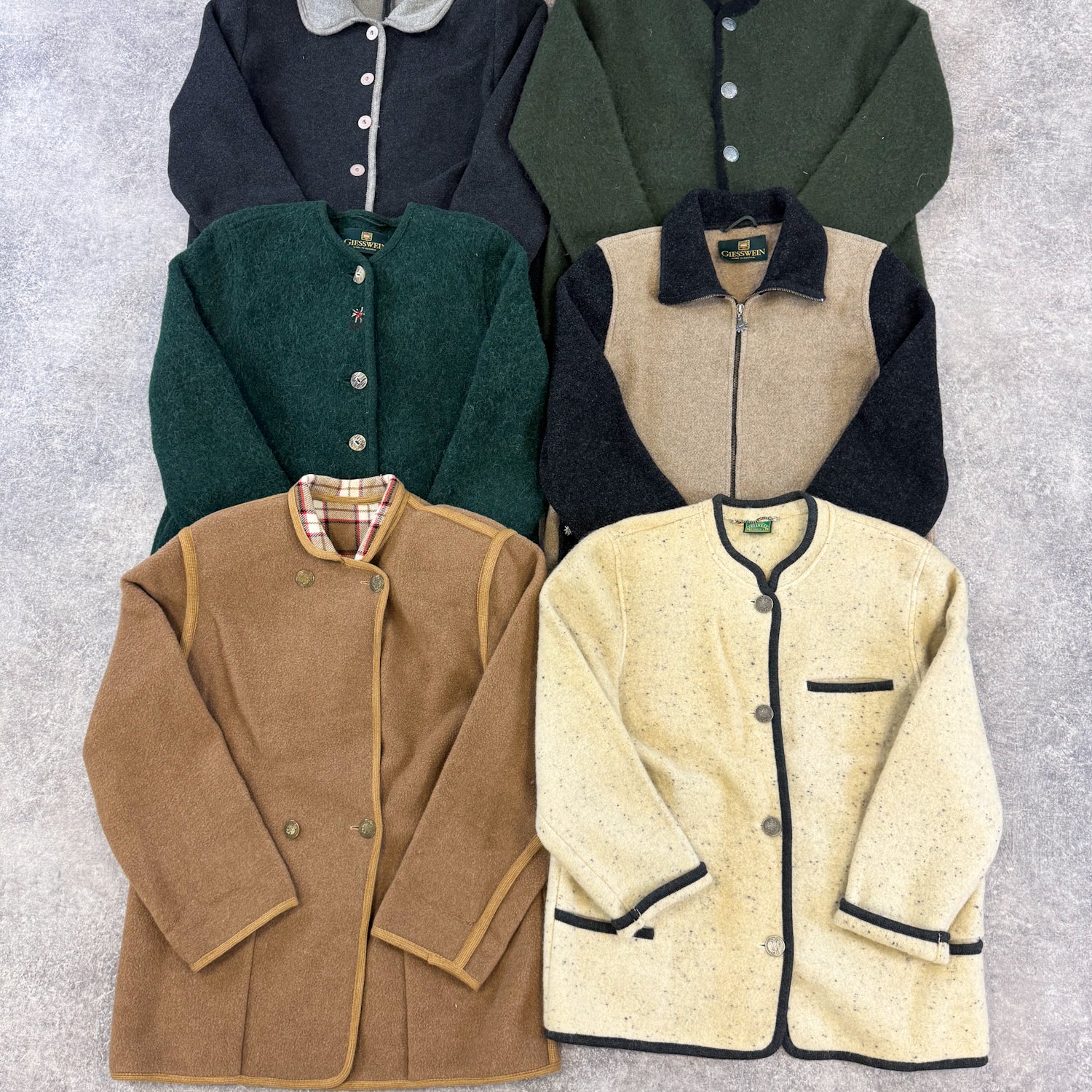 veste-autrichienne-laine-hiver-femme-vintage-vetement-grossiste-friperie-wholesaler-seconde-main-marque-occasion-textile-piece-annees-80-90-2000-2010-french-pick