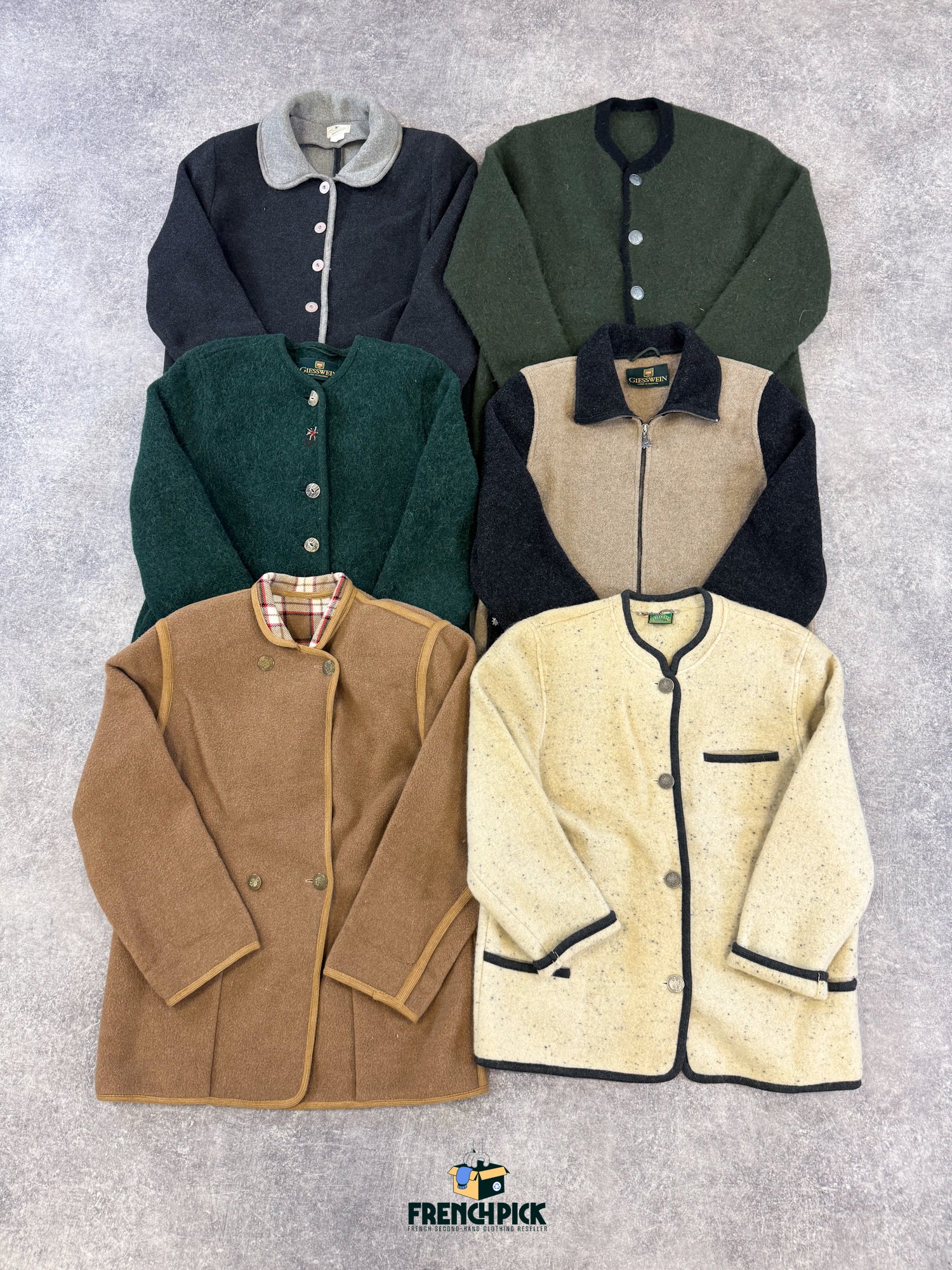 veste-autrichienne-laine-hiver-femme-vintage-vetement-grossiste-friperie-wholesaler-seconde-main-marque-occasion-textile-piece-annees-80-90-2000-2010-french-pick