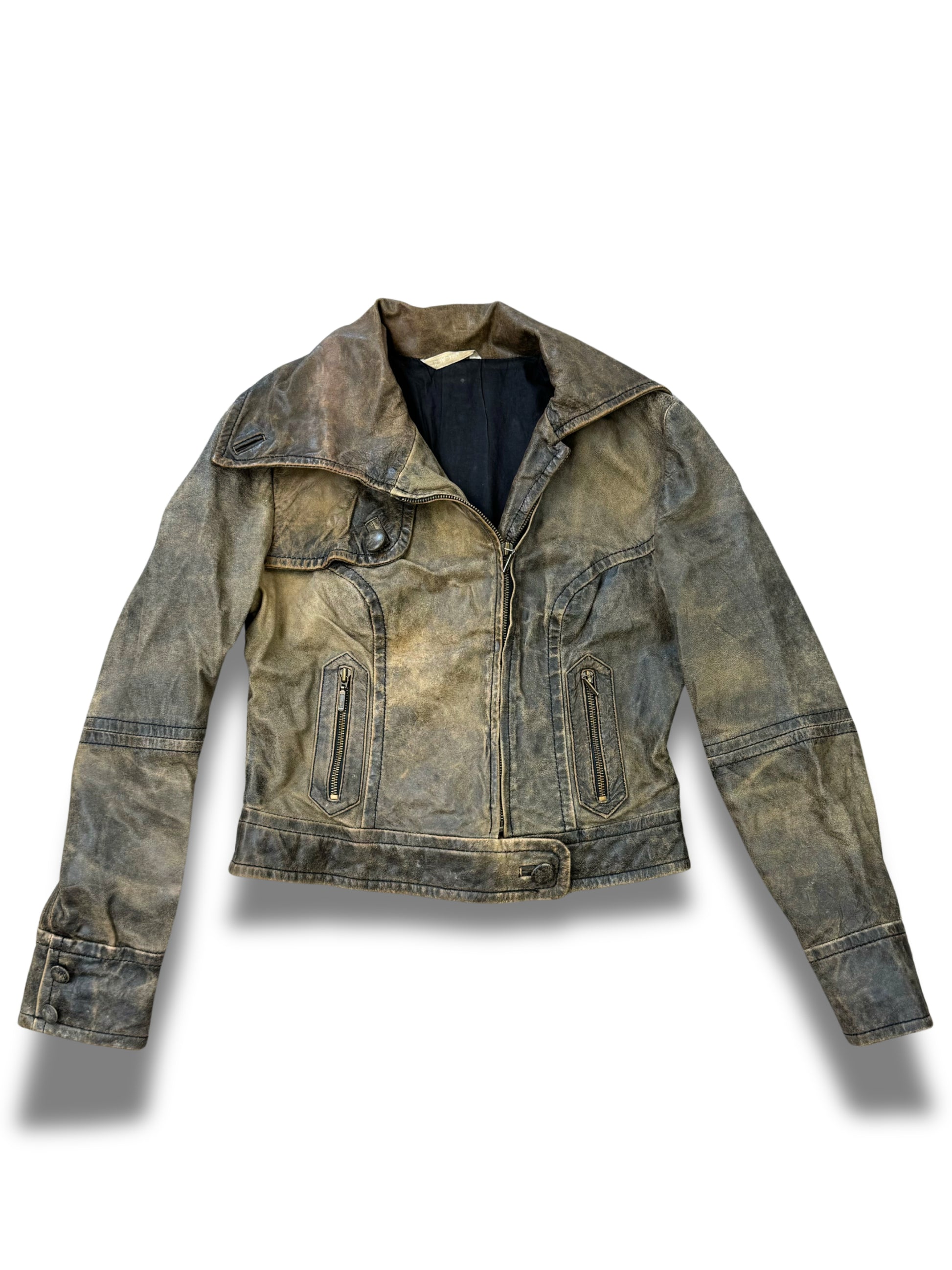 cuirs-veste-en-cuir-des-annees-2000-vrai-cuir-de-vache-daim-Y2K-patine-ancien-femme-vintage-vetements-femme-vintage-vetement-grossiste-friperie-wholesaler-seconde-main-marque-occasion-textile-piece-annees-80-90-2000-2010-french-pick-reseller-vinted-reseller-vinted-vente-en-ligne