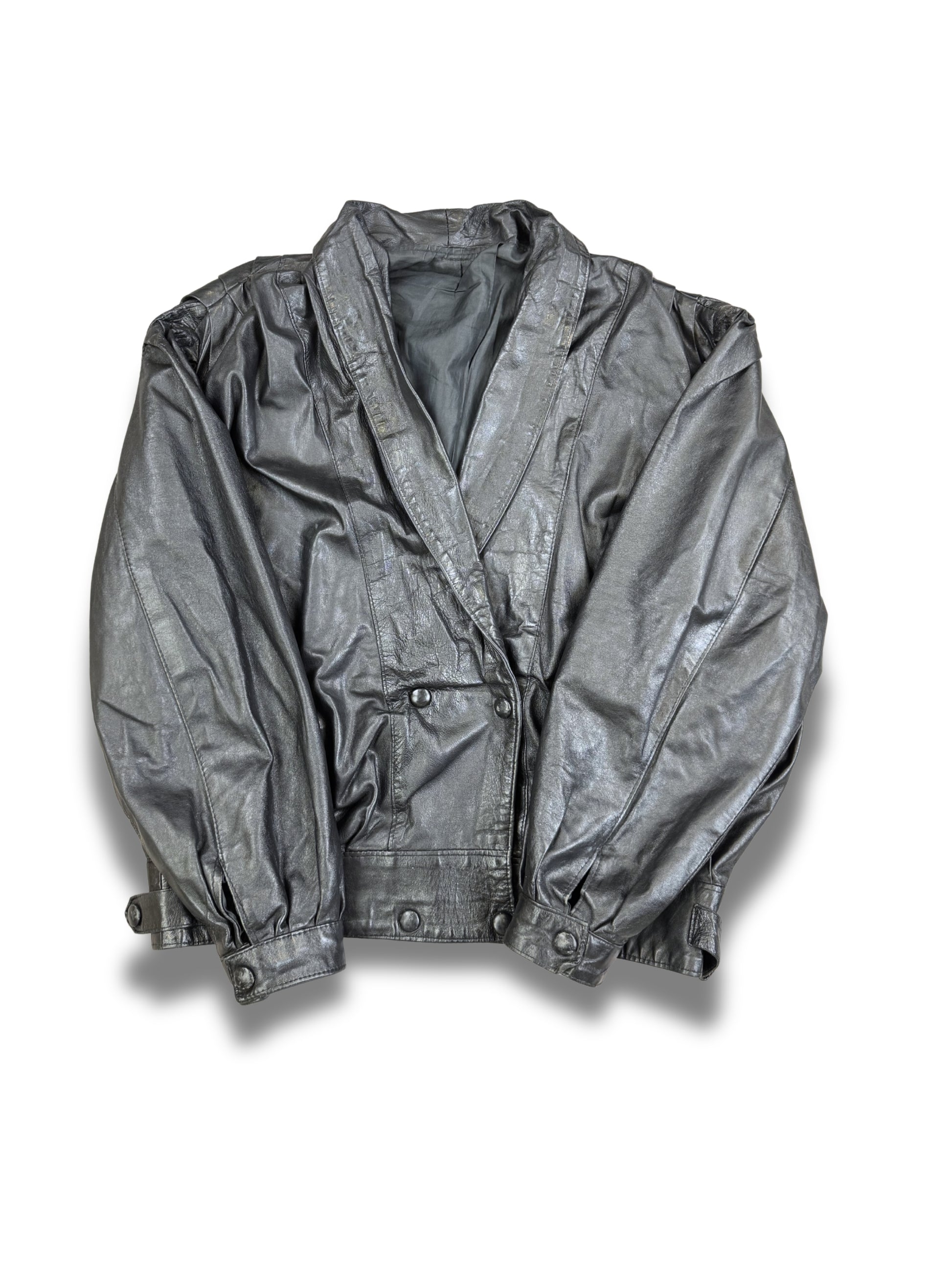 cuirs-veste-oversize-manteau-veste-en-cuir-blazer-vintage-vrai-cuir-de-vache-daim-patine-ancien-femme-vintage-vetements-femme-vintage-vetement-grossiste-friperie-wholesaler-seconde-main-marque-occasion-textile-piece-annees-80-90-2000-2010-french-pick-reseller-vinted-reseller-vinted-vente-en-ligne