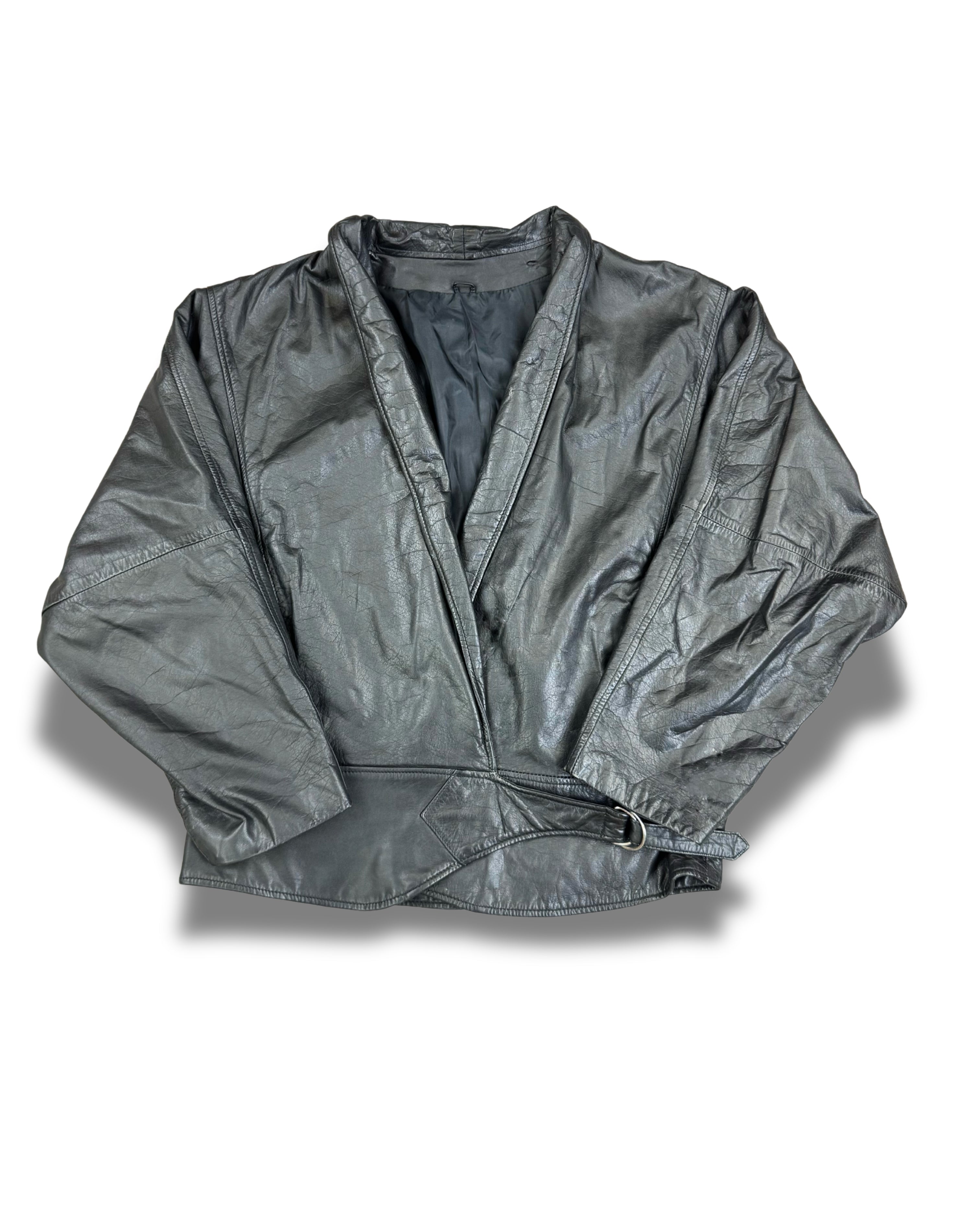 cuirs-veste-oversize-manteau-veste-en-cuir-blazer-vintage-vrai-cuir-de-vache-daim-patine-ancien-femme-vintage-vetements-femme-vintage-vetement-grossiste-friperie-wholesaler-seconde-main-marque-occasion-textile-piece-annees-80-90-2000-2010-french-pick-reseller-vinted-reseller-vinted-vente-en-ligne