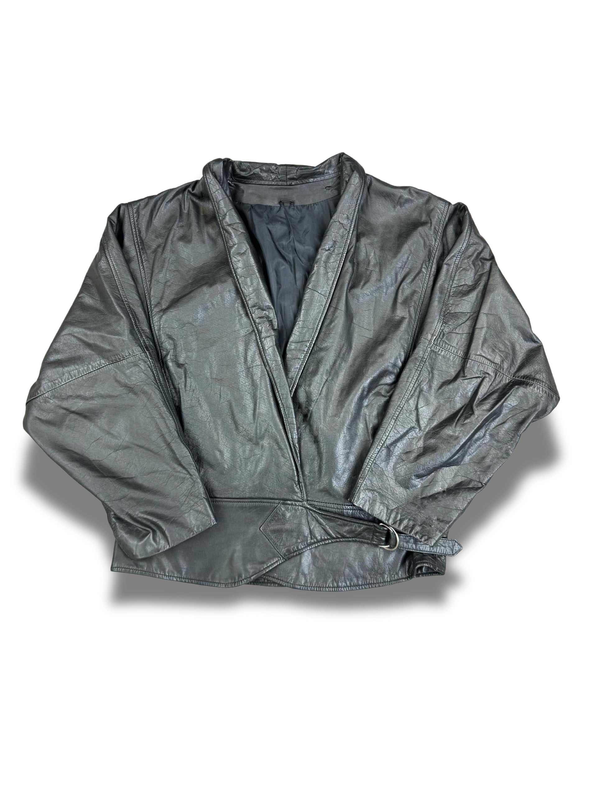 cuirs-veste-oversize-manteau-veste-en-cuir-blazer-vintage-vrai-cuir-de-vache-daim-patine-ancien-femme-vintage-vetements-femme-vintage-vetement-grossiste-friperie-wholesaler-seconde-main-marque-occasion-textile-piece-annees-80-90-2000-2010-french-pick-reseller-vinted-reseller-vinted-vente-en-ligne