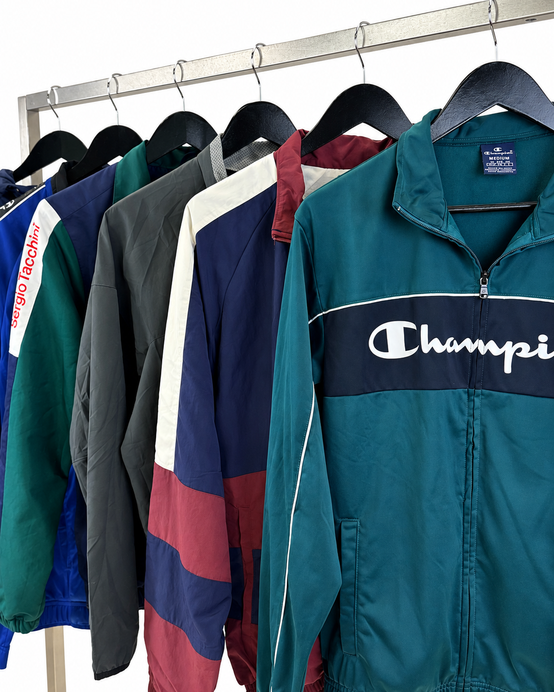 veste-de-sport-pantalon-de-jogging-sport-marque-brand-foot-handball-course-champion-fila-sergio-tacchini-ellesse-homme-moderne-vetements-vintage-moderne-grossiste-friperie-fripe-homme-femme-wholesaler-seconde-main-marque-occasion-textile-piece-annees-80-90-2000-2010-french-pick-reseller-vinted-reseller-vinted-vente-en-ligne