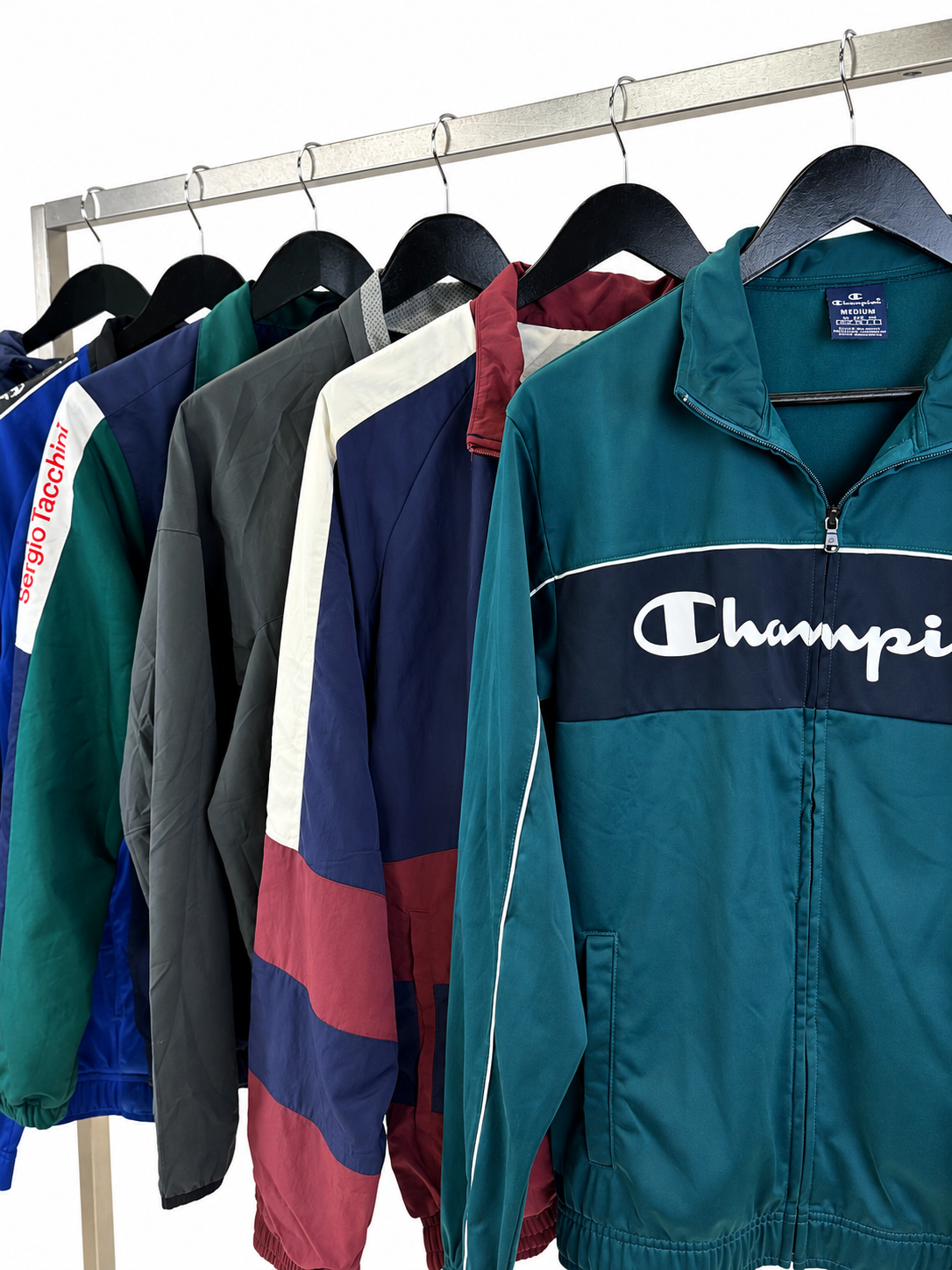 veste-de-sport-pantalon-de-jogging-sport-marque-brand-foot-handball-course-champion-fila-sergio-tacchini-ellesse-homme-moderne-vetements-vintage-moderne-grossiste-friperie-fripe-homme-femme-wholesaler-seconde-main-marque-occasion-textile-piece-annees-80-90-2000-2010-french-pick-reseller-vinted-reseller-vinted-vente-en-ligne