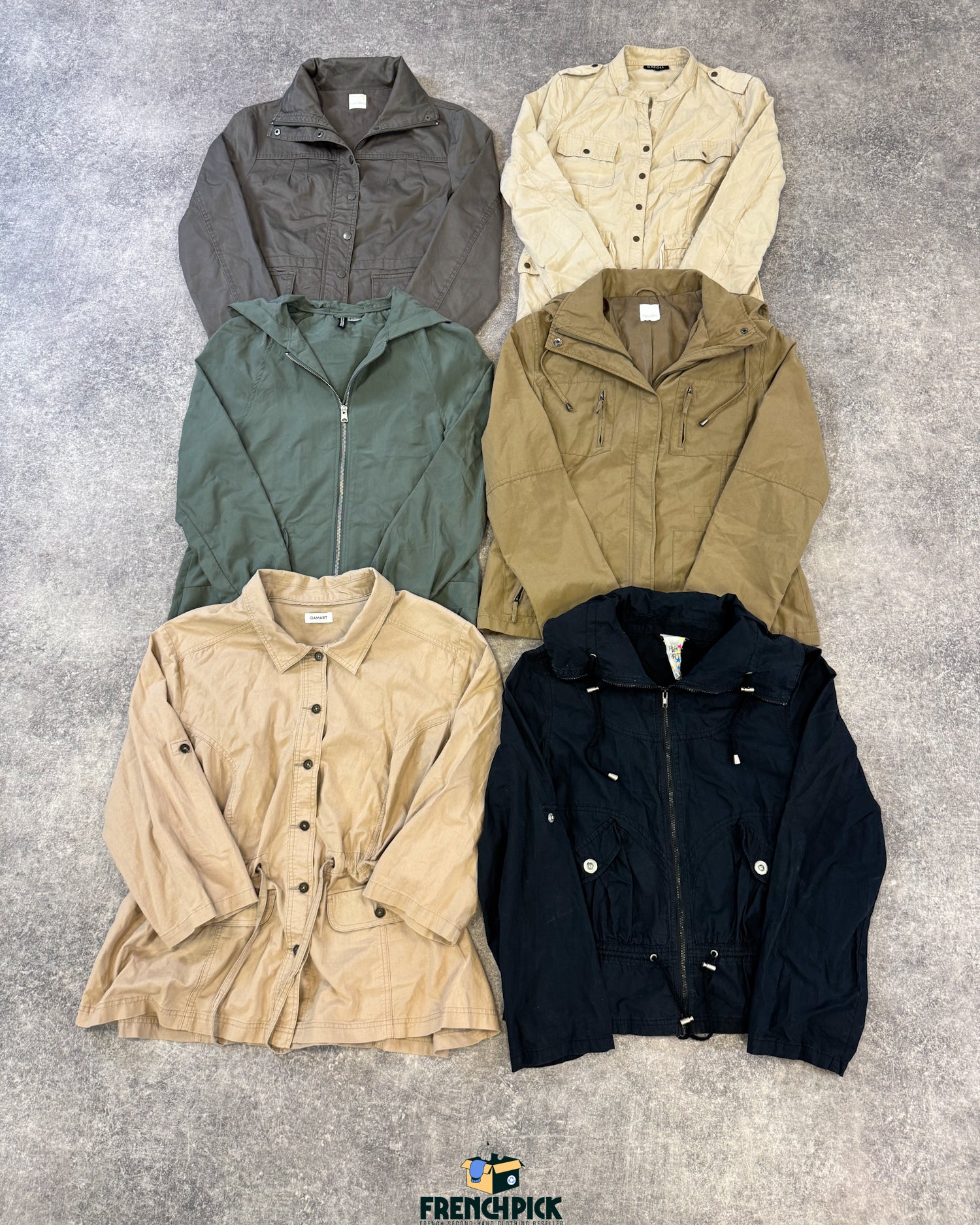 veste-femme-parka-moderne-vetement-grossiste-friperie-wholesaler-seconde-main-marque-occasion-textile-piece-annees-80-90-2000-2010-french-pick