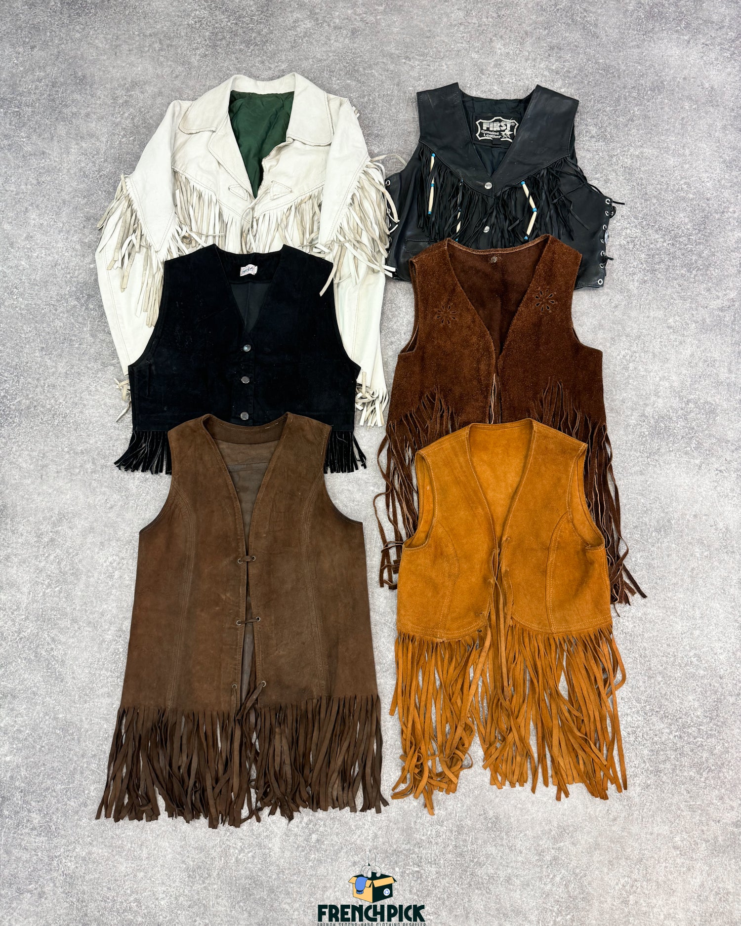 veste-veston-cuir-daim-franges-homme-femme-grossiste-vintage-vetement-friperie-wholesaler-seconde-main-80-90-2000-2010
