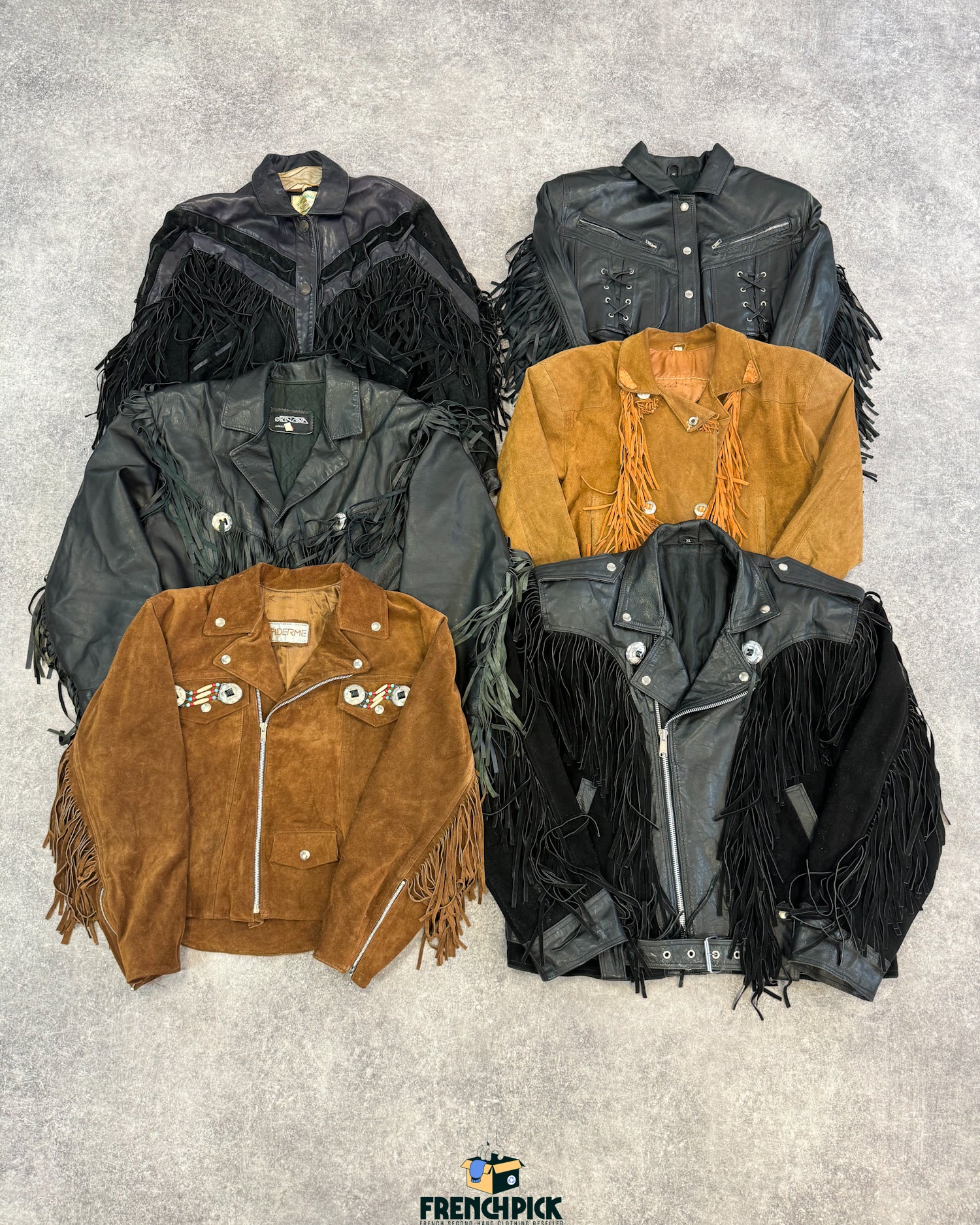 veste-veston-cuir-daim-franges-homme-femme-grossiste-vintage-vetement-friperie-wholesaler-seconde-main-80-90-2000-2010