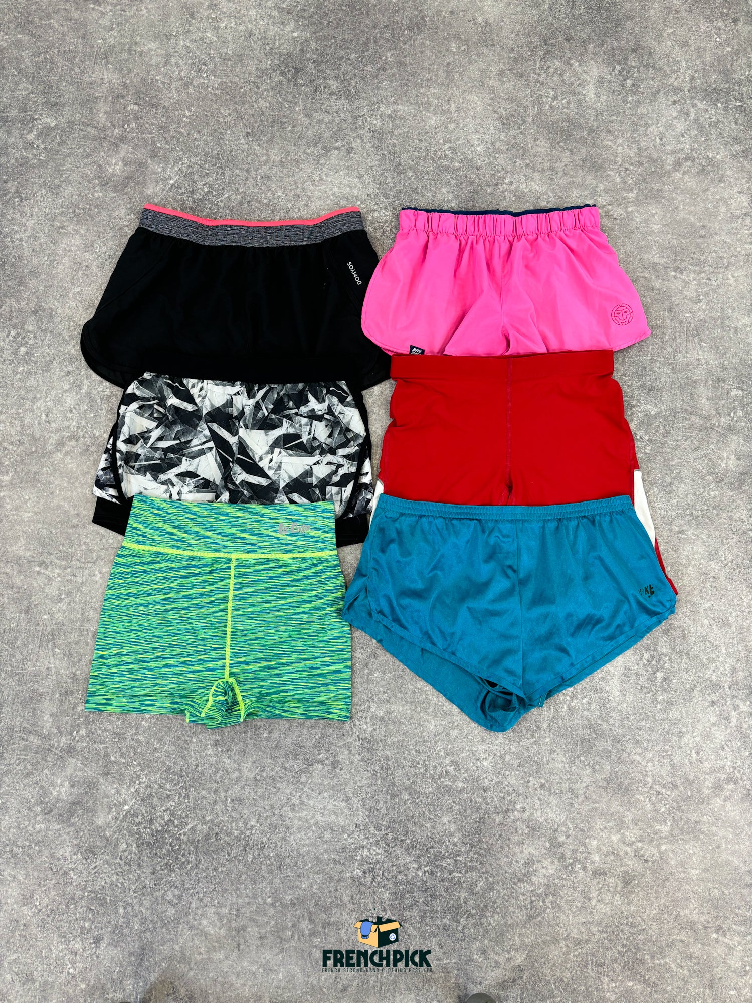 legging-sport-fitness-foot-football-running-course-tennis-femme-marque-moderne-vintage-vetement-grossiste-friperie-wholesaler-seconde-main-occasion-textile-piece-80-90-2000-2010