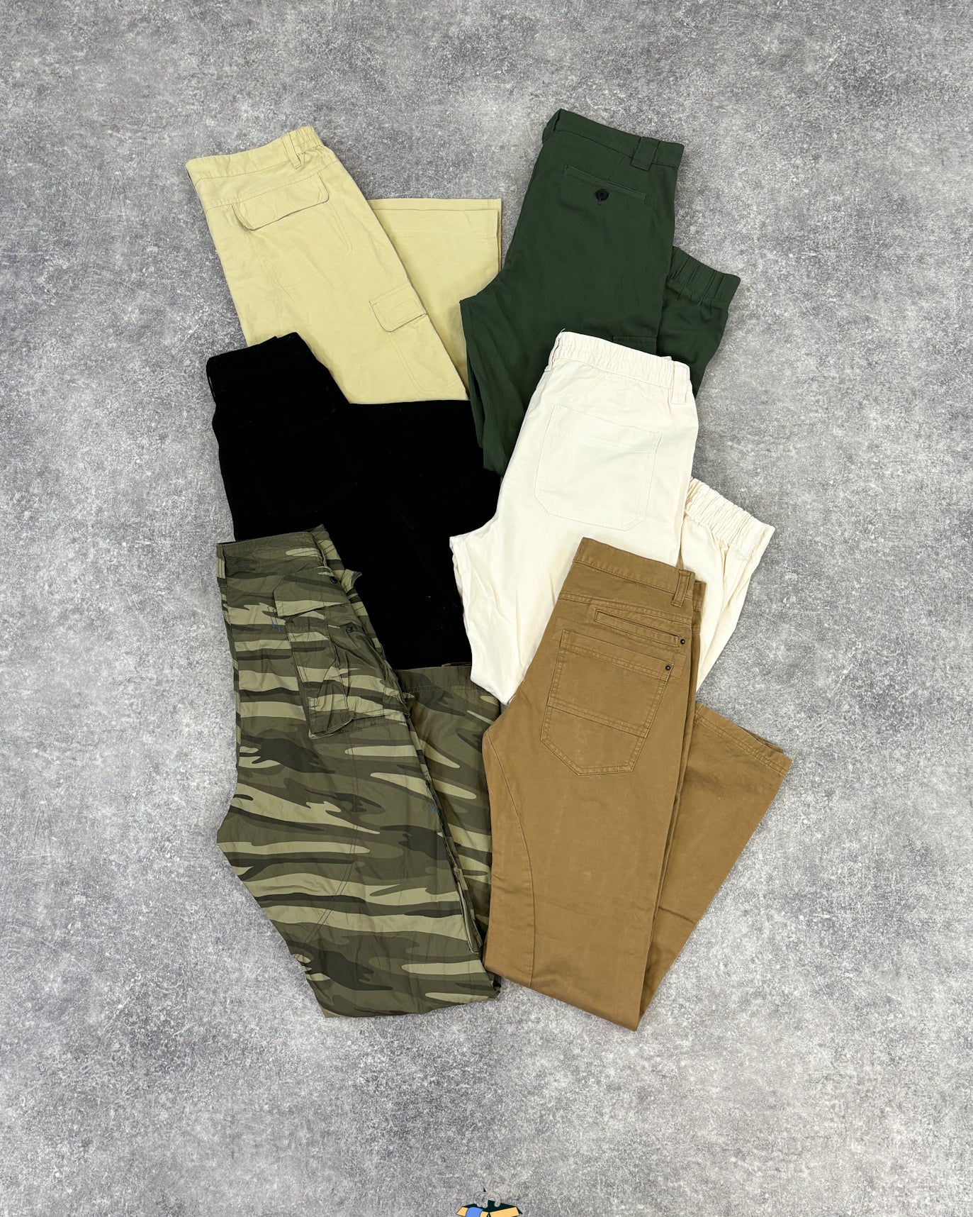 cargo-pantalon-technique-seconde-main-grossiste-vintage-vetement-fripe-wholesale-style-annee-80-90-2000-2010