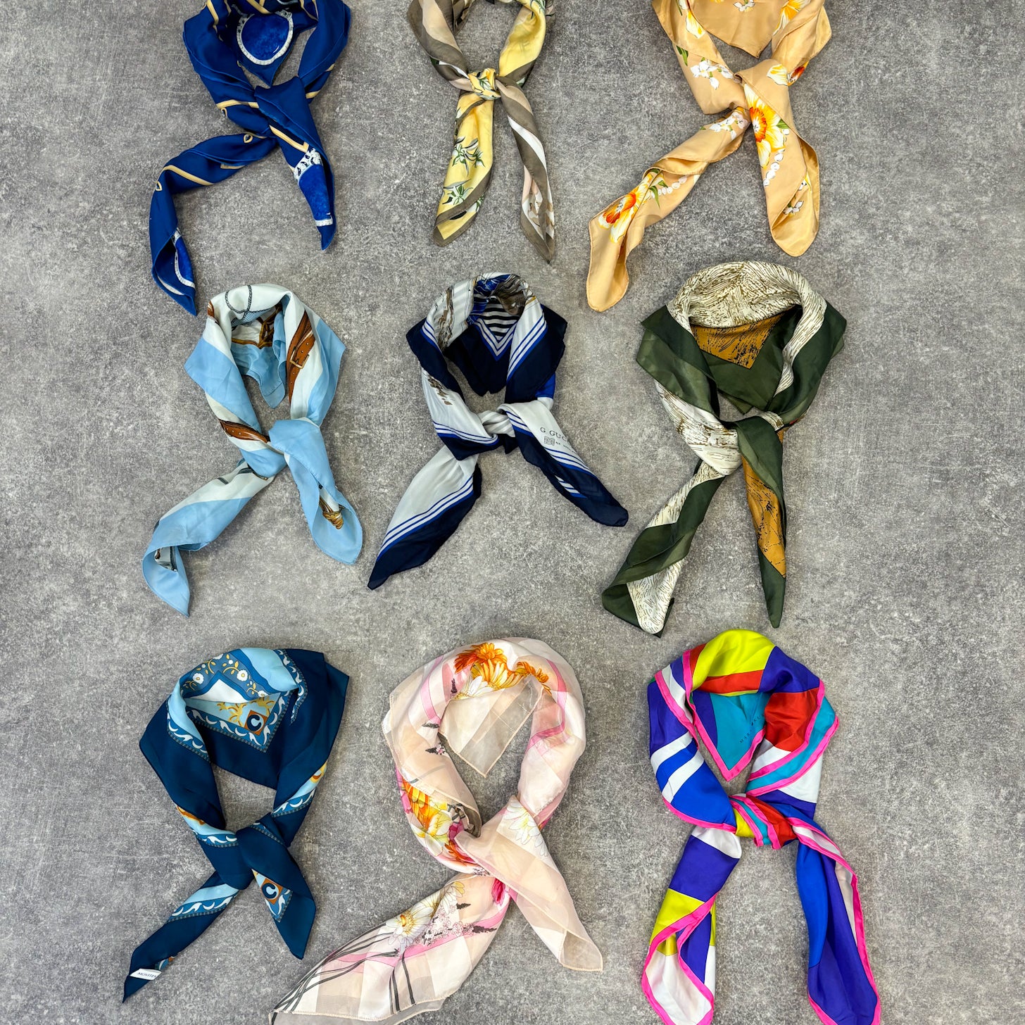 foulard-leger-soie-colore-motifs-femme-vintage-vetement-grossiste-friperie-wholesaler-seconde-main-occasion-textile-piece-80-90-2000-2010-french-pick