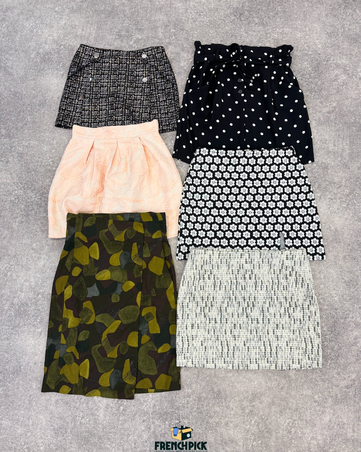 jupe-motifs-laine-longue-hiver-femme-moderne-vetement-grossiste-friperie-wholesaler-seconde-main-occasion-textile-piece-80-90-2000-2010-french-pick