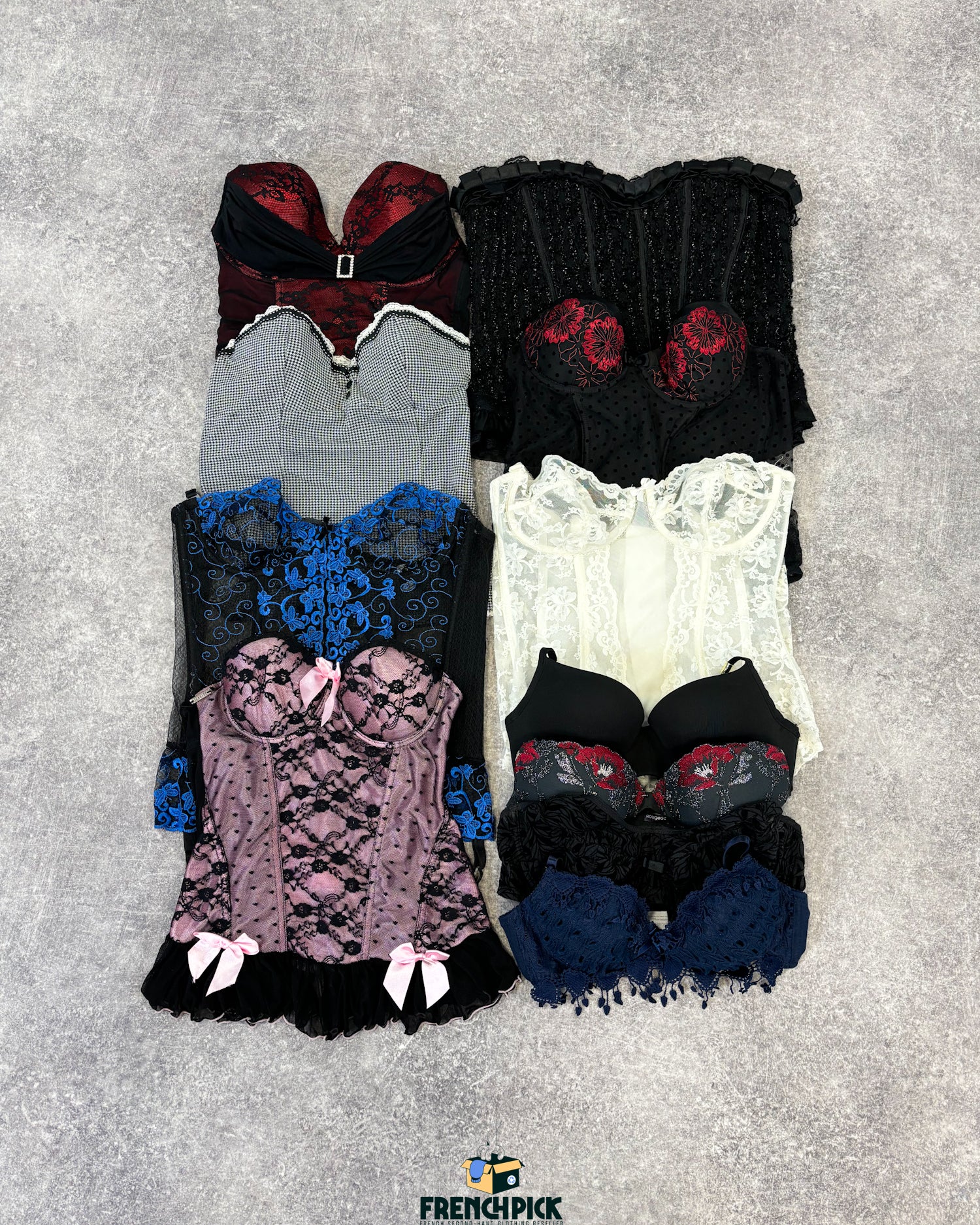 lingerie-sous-vetements-sexy-elegant-friperie-grossiste-vintage-vetement-fripe-wholesale-style-annee-80-90-2000-2010
